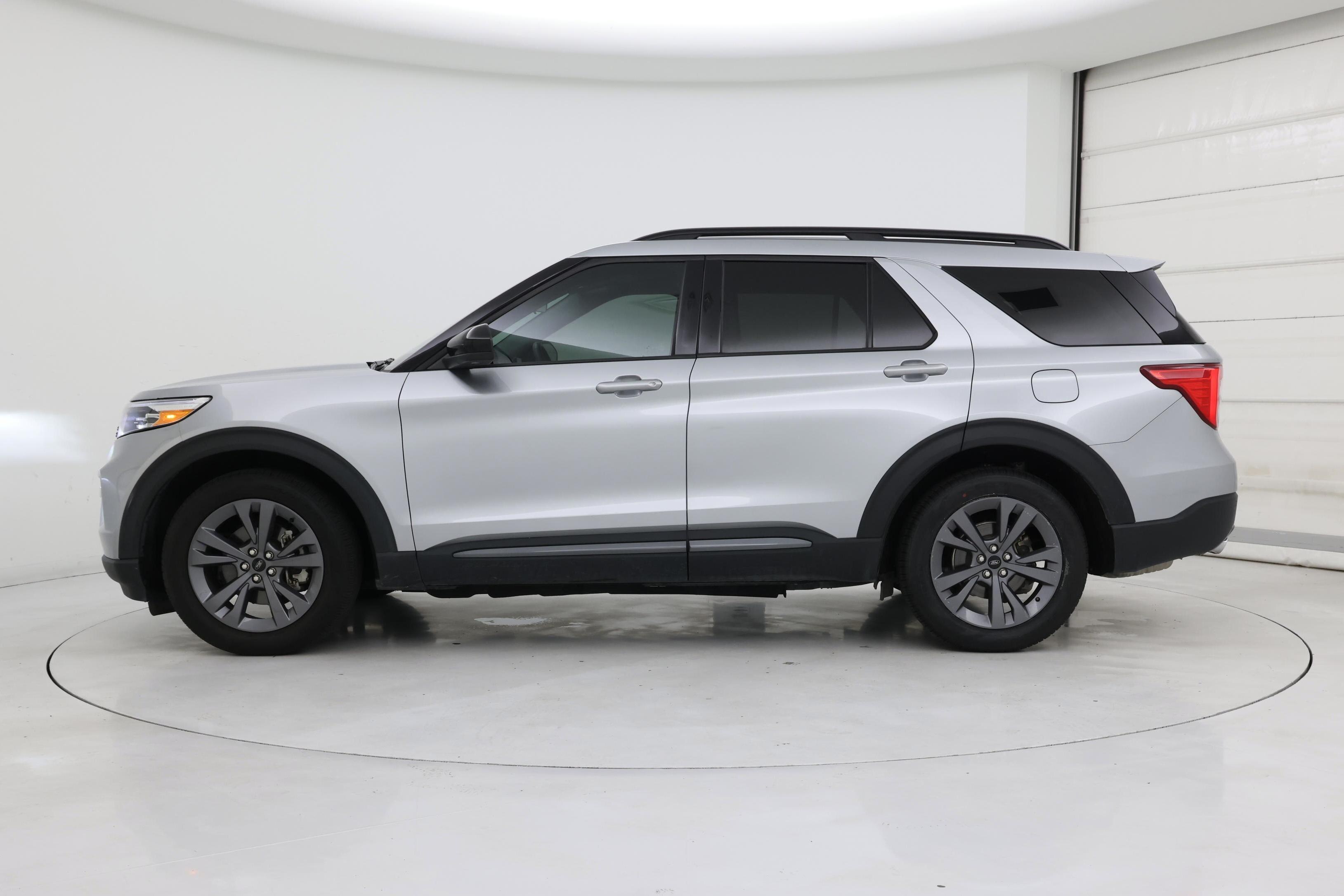 Thumbnail: 2023 Ford Explorer - 3