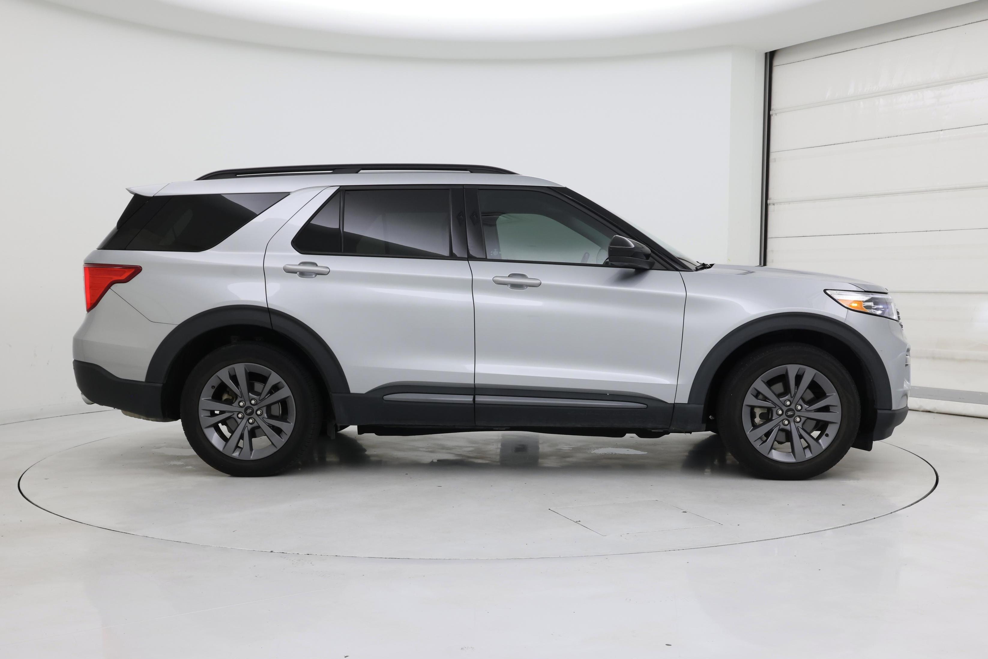 Thumbnail: 2023 Ford Explorer - 7