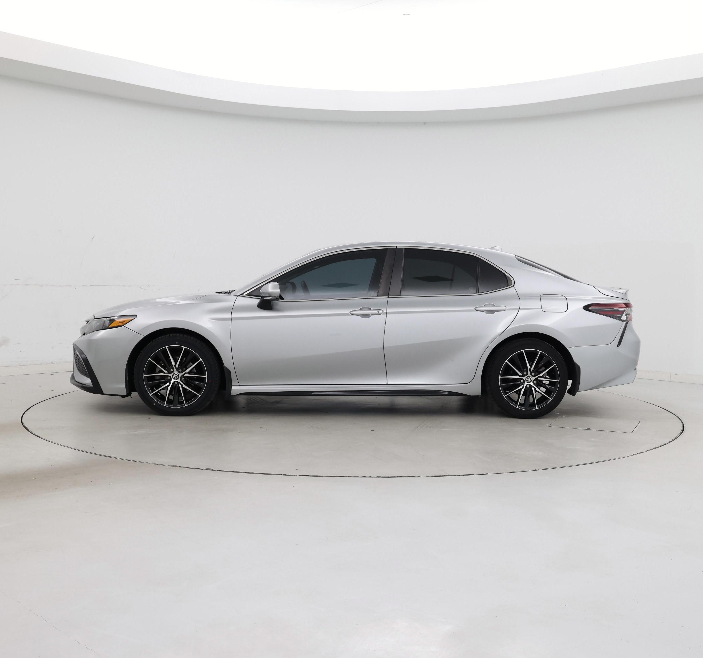 Thumbnail: 2022 Toyota Camry - 3