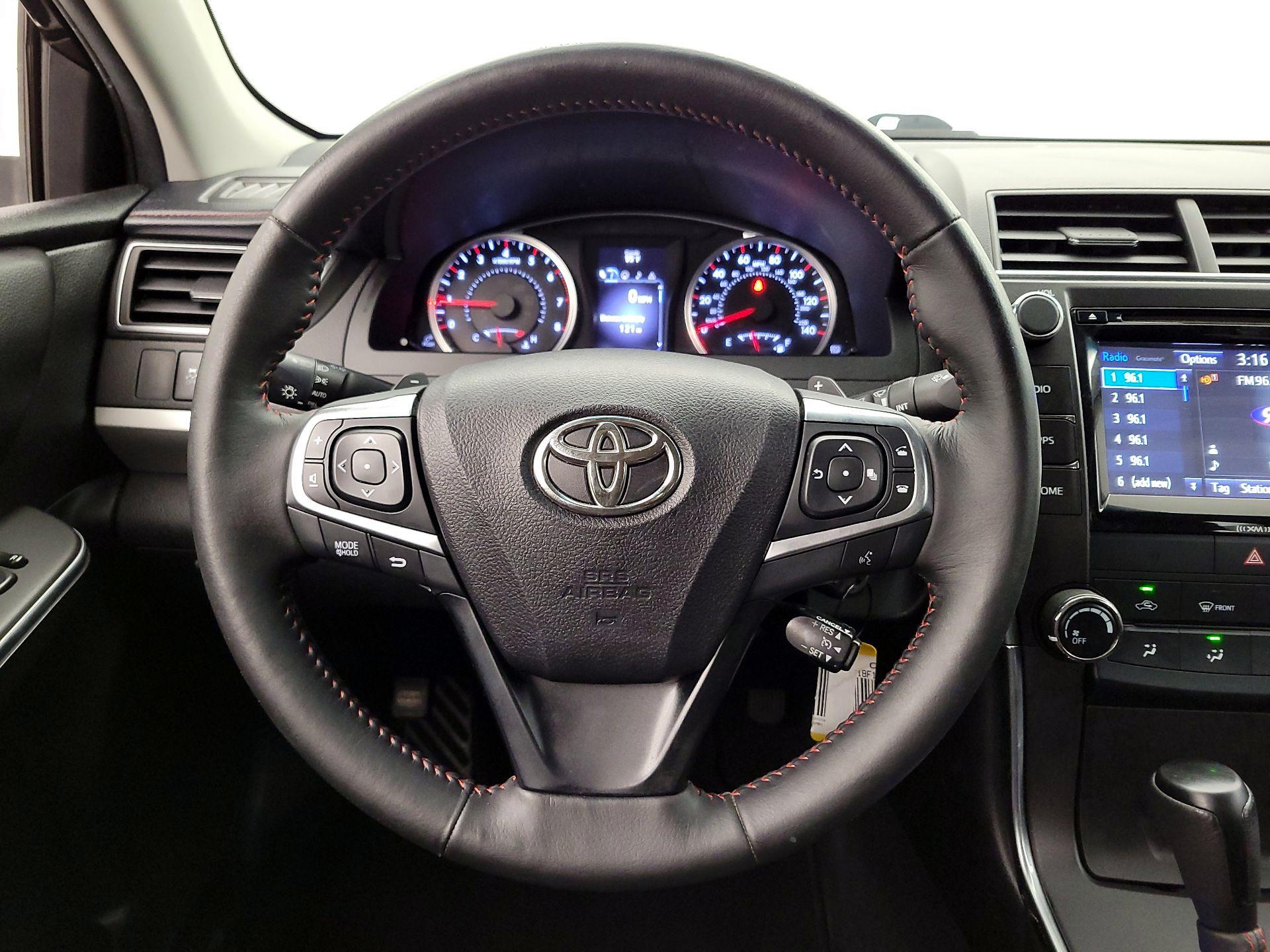 Thumbnail: 2016 Toyota Camry - 10