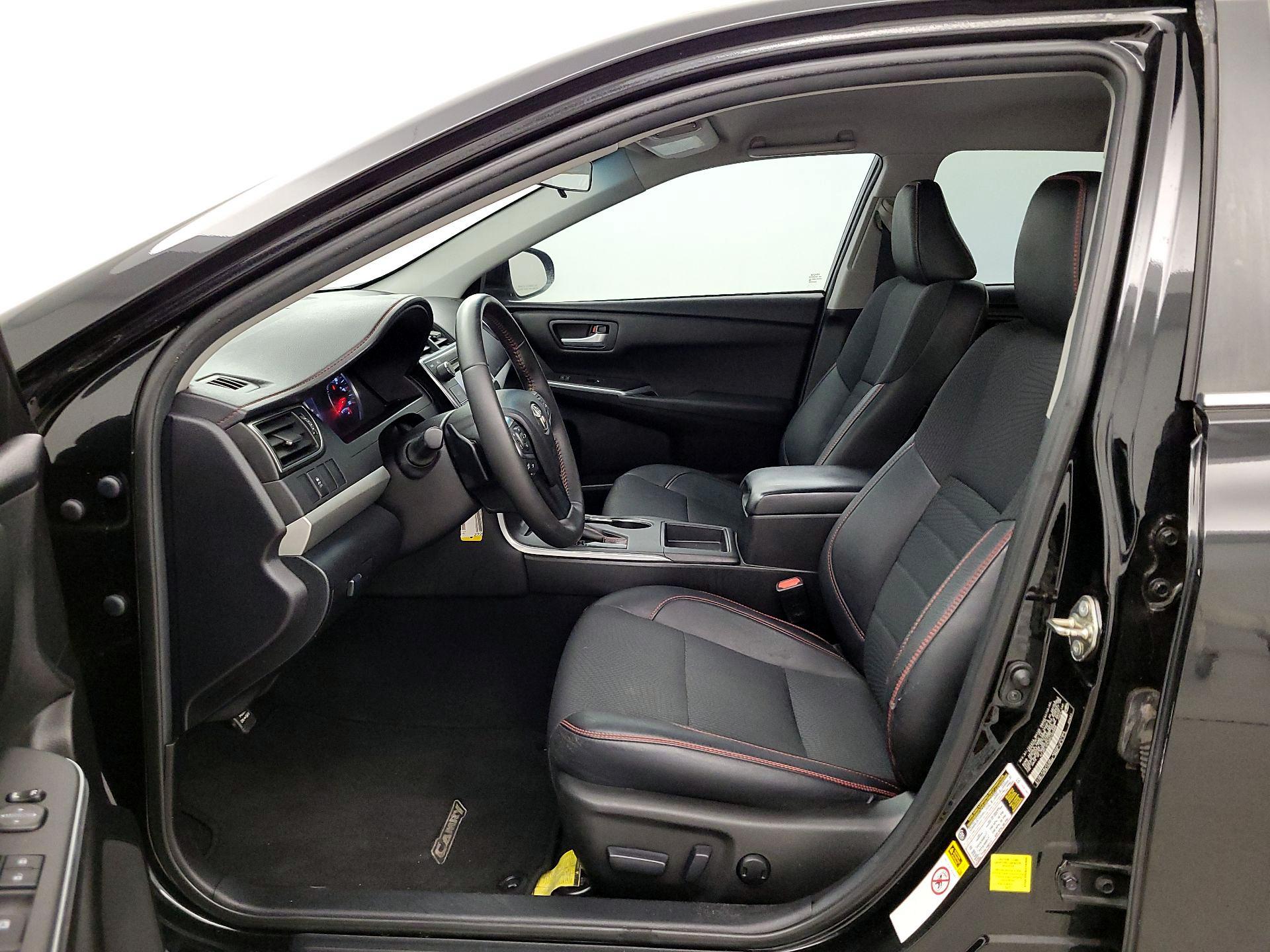 Thumbnail: 2016 Toyota Camry - 11