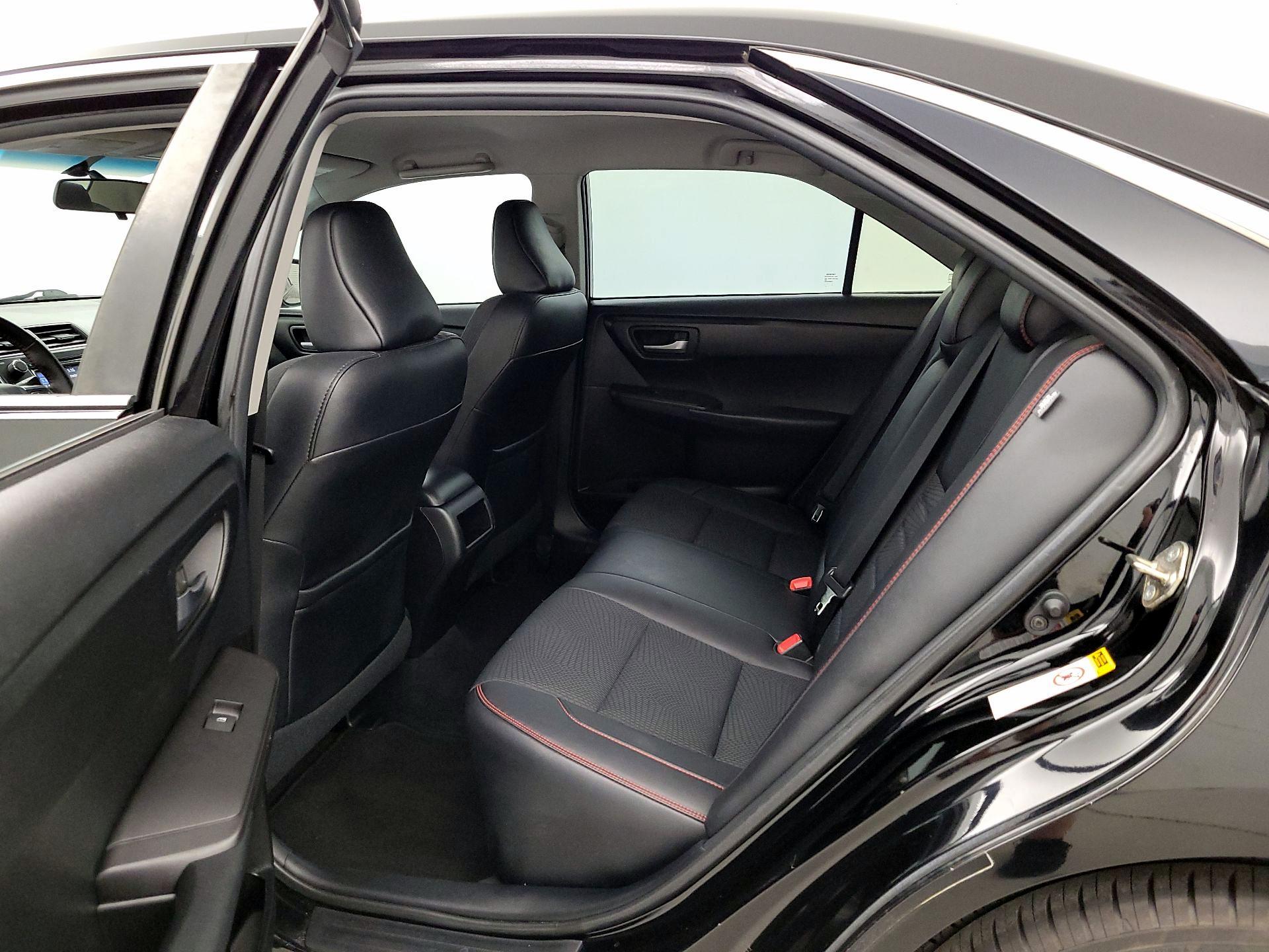 Thumbnail: 2016 Toyota Camry - 19