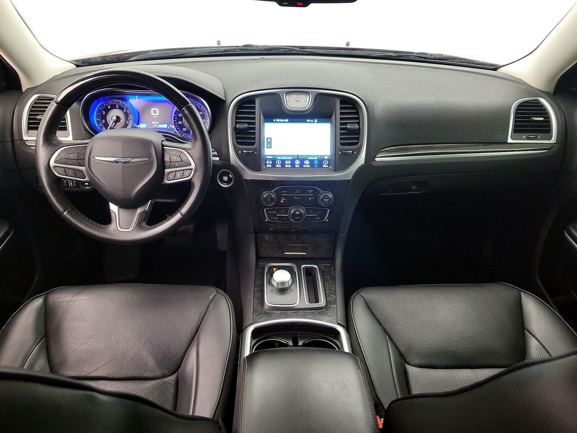 Thumbnail: 2019 Chrysler 300 - 9