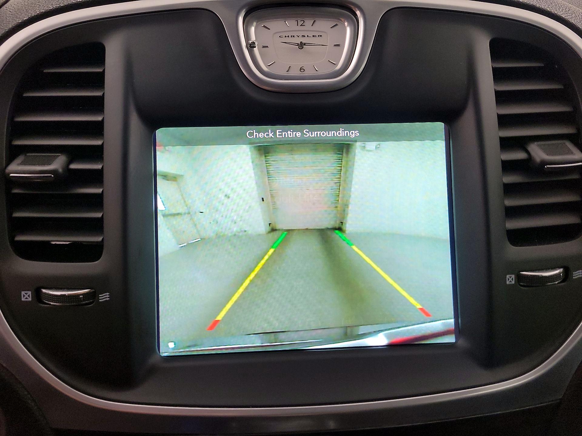 Thumbnail: 2019 Chrysler 300 - 15