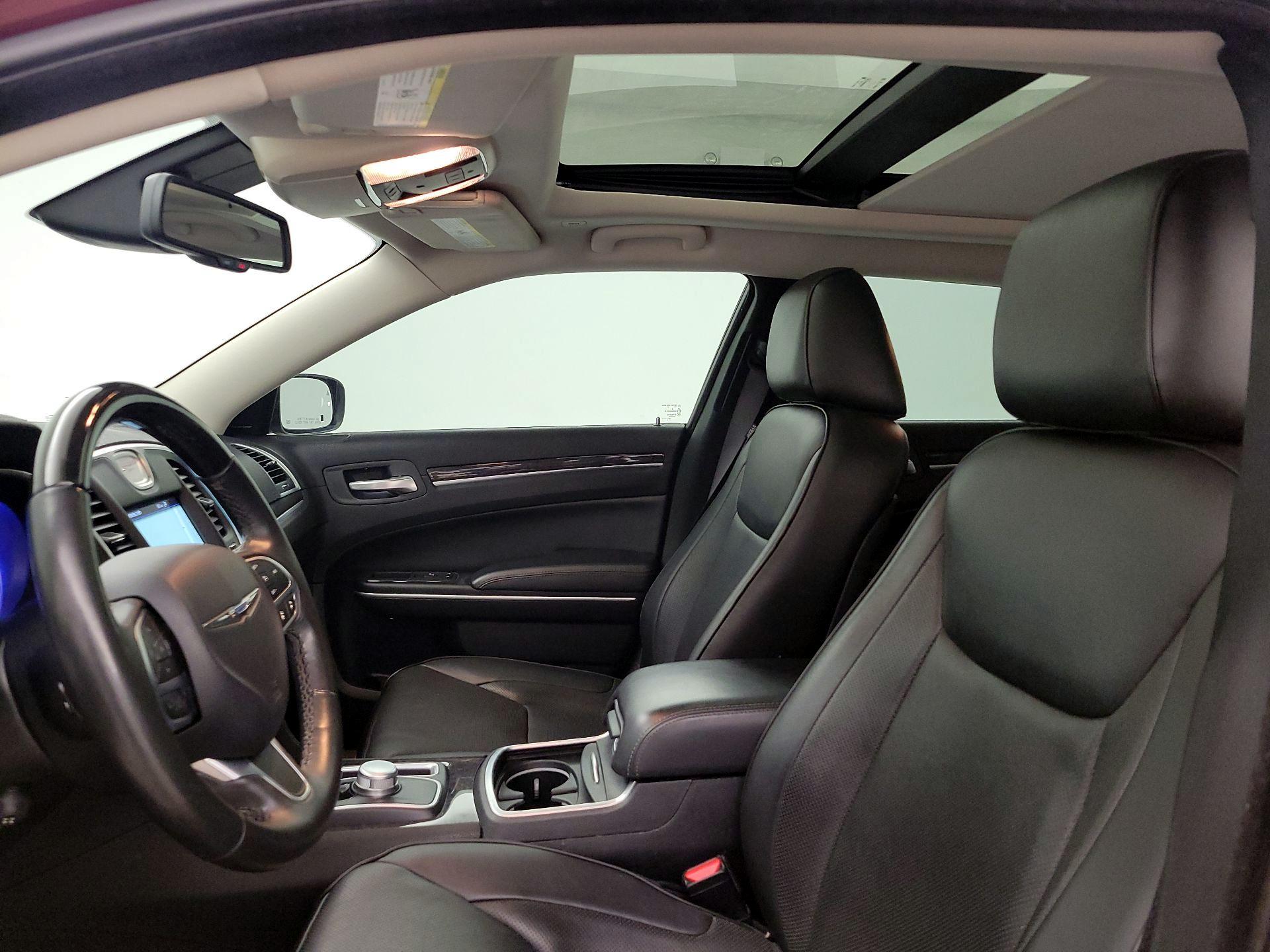 Thumbnail: 2019 Chrysler 300 - 20