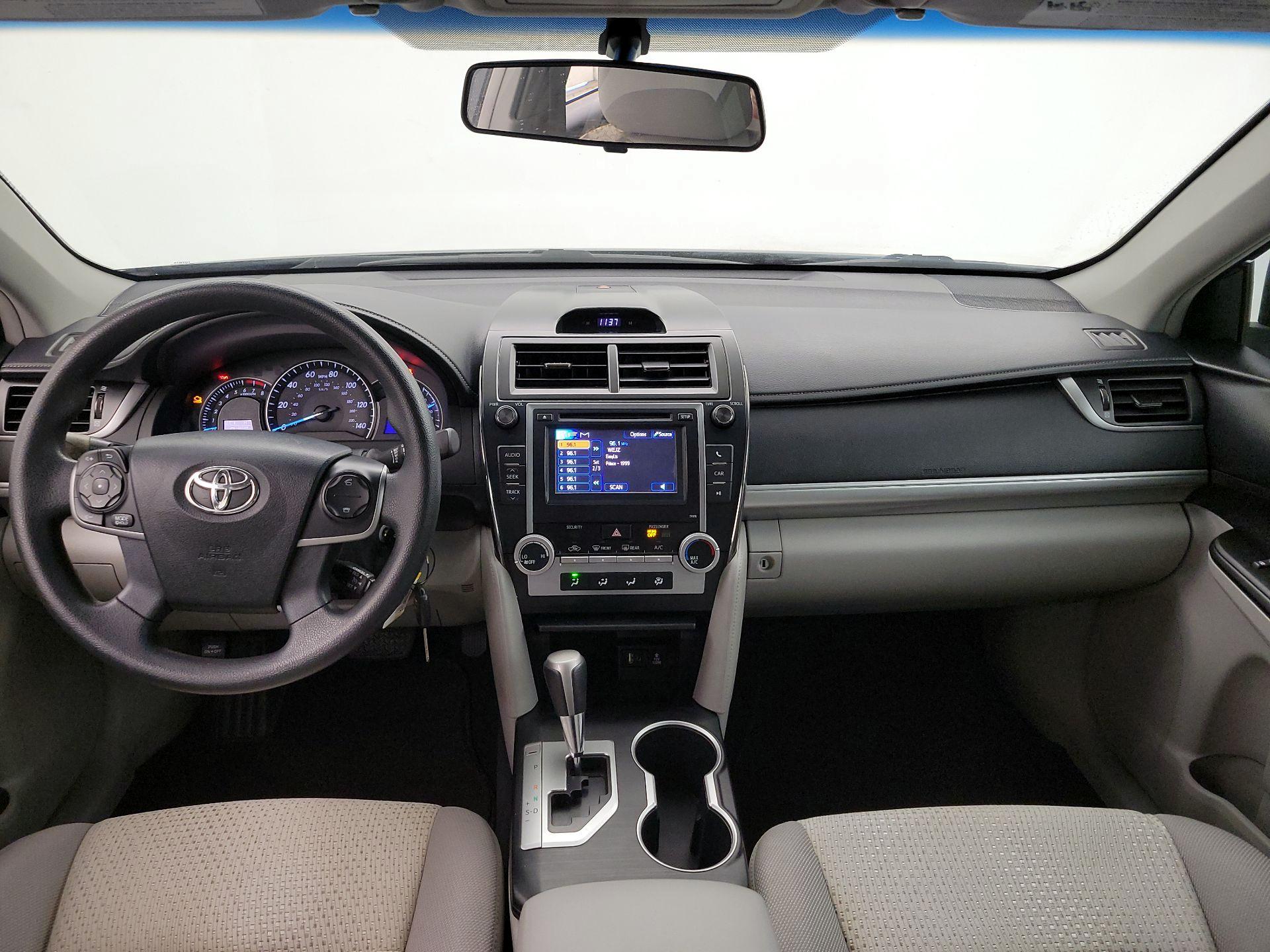 Thumbnail: 2013 Toyota Camry - 9