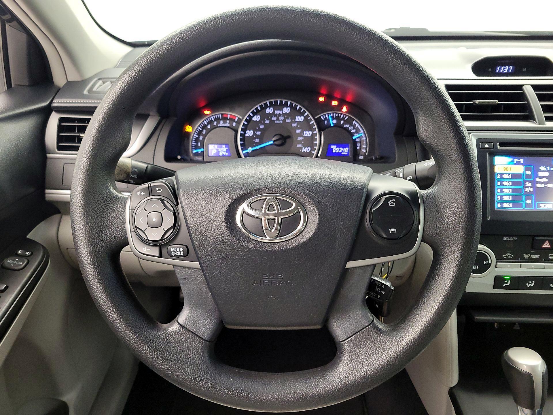 Thumbnail: 2013 Toyota Camry - 10