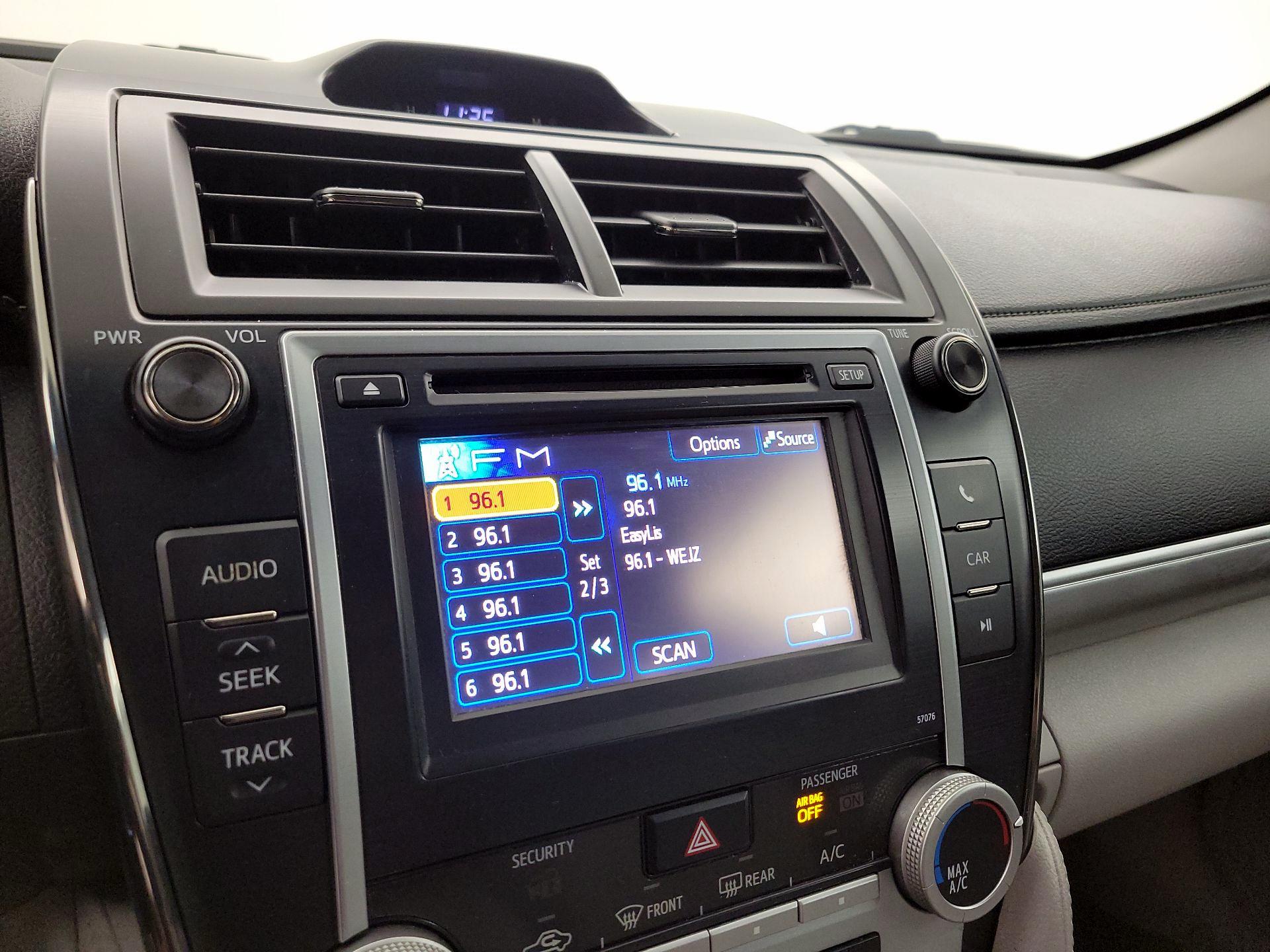 Thumbnail: 2013 Toyota Camry - 14