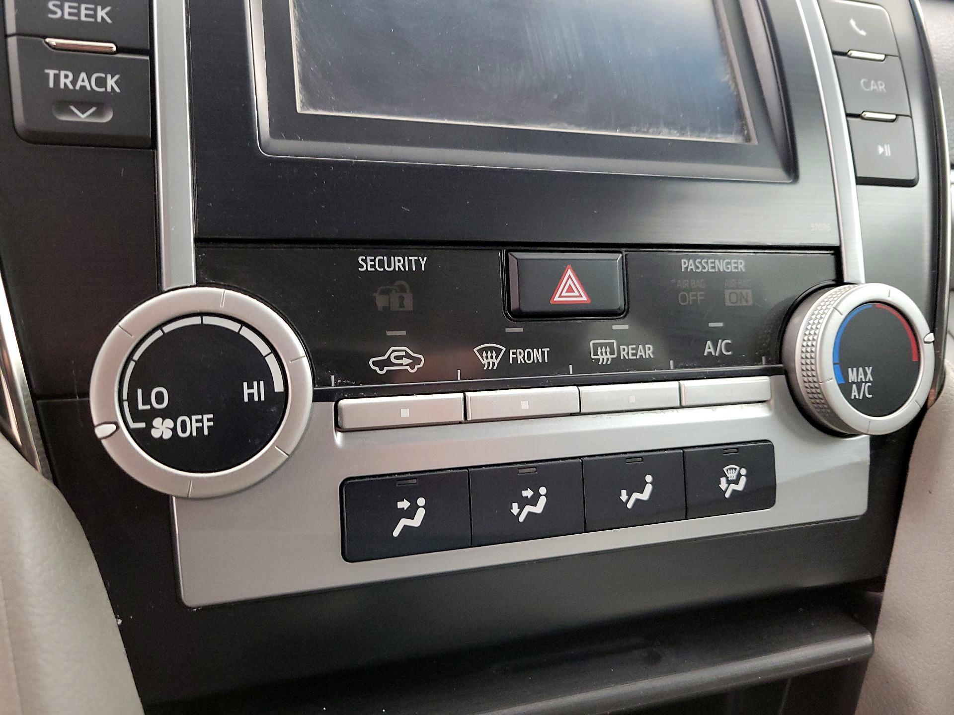 Thumbnail: 2013 Toyota Camry - 15