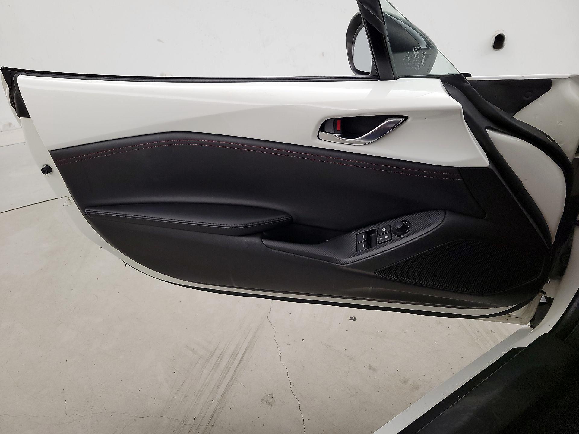 Thumbnail: 2019 Mazda MX-5 Miata - 12