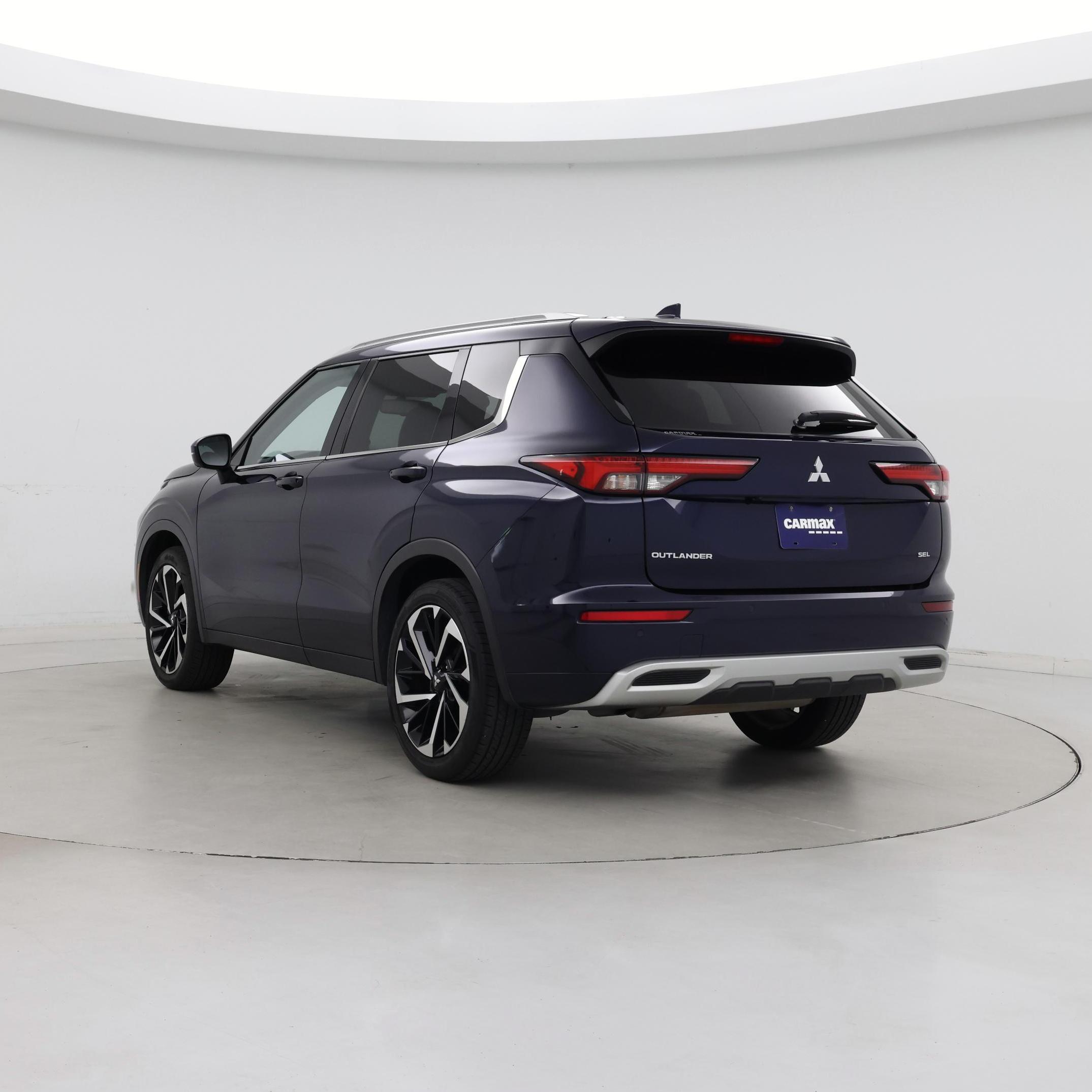 Thumbnail: 2022 Mitsubishi Outlander - 2