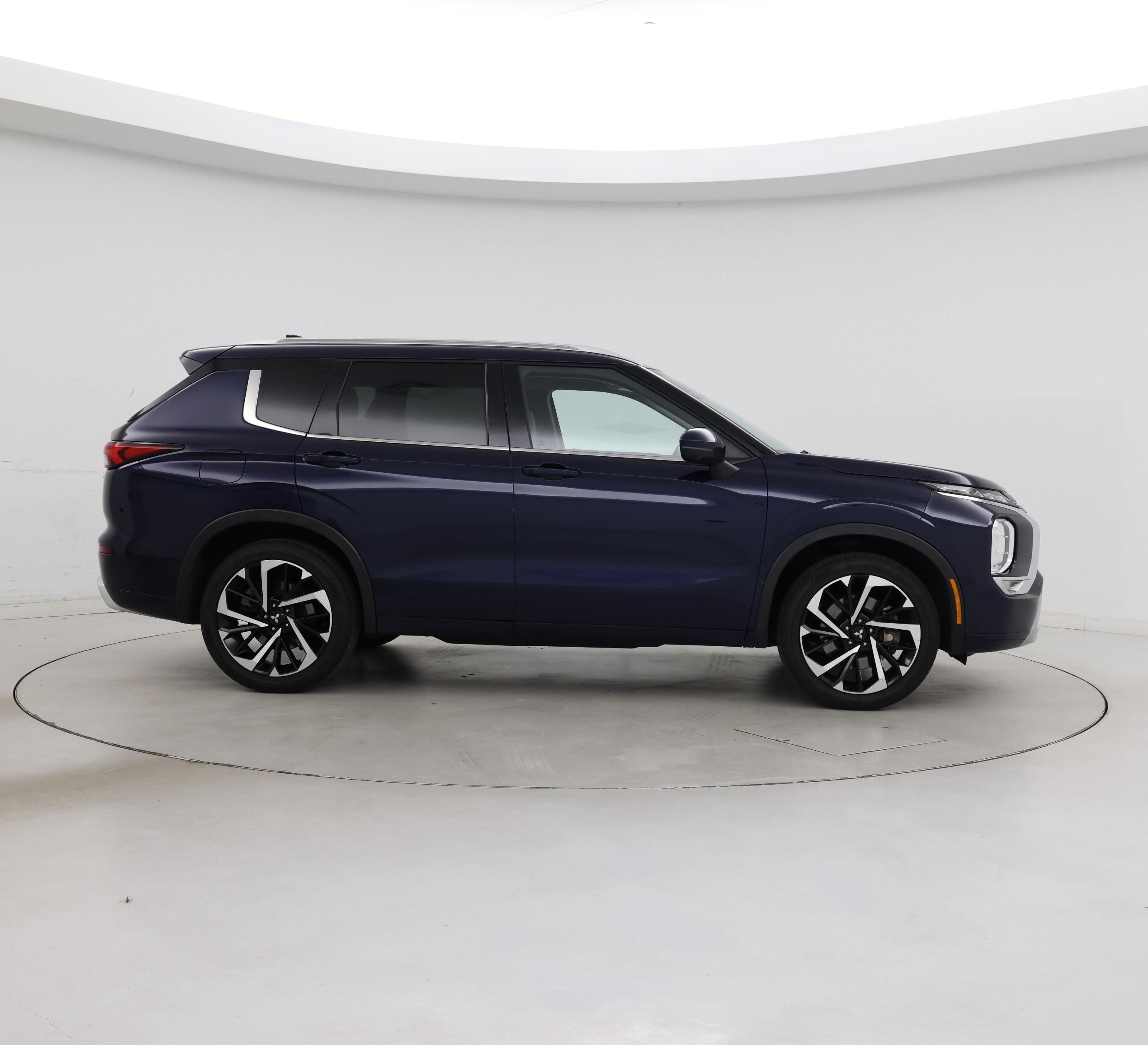 Thumbnail: 2022 Mitsubishi Outlander - 7