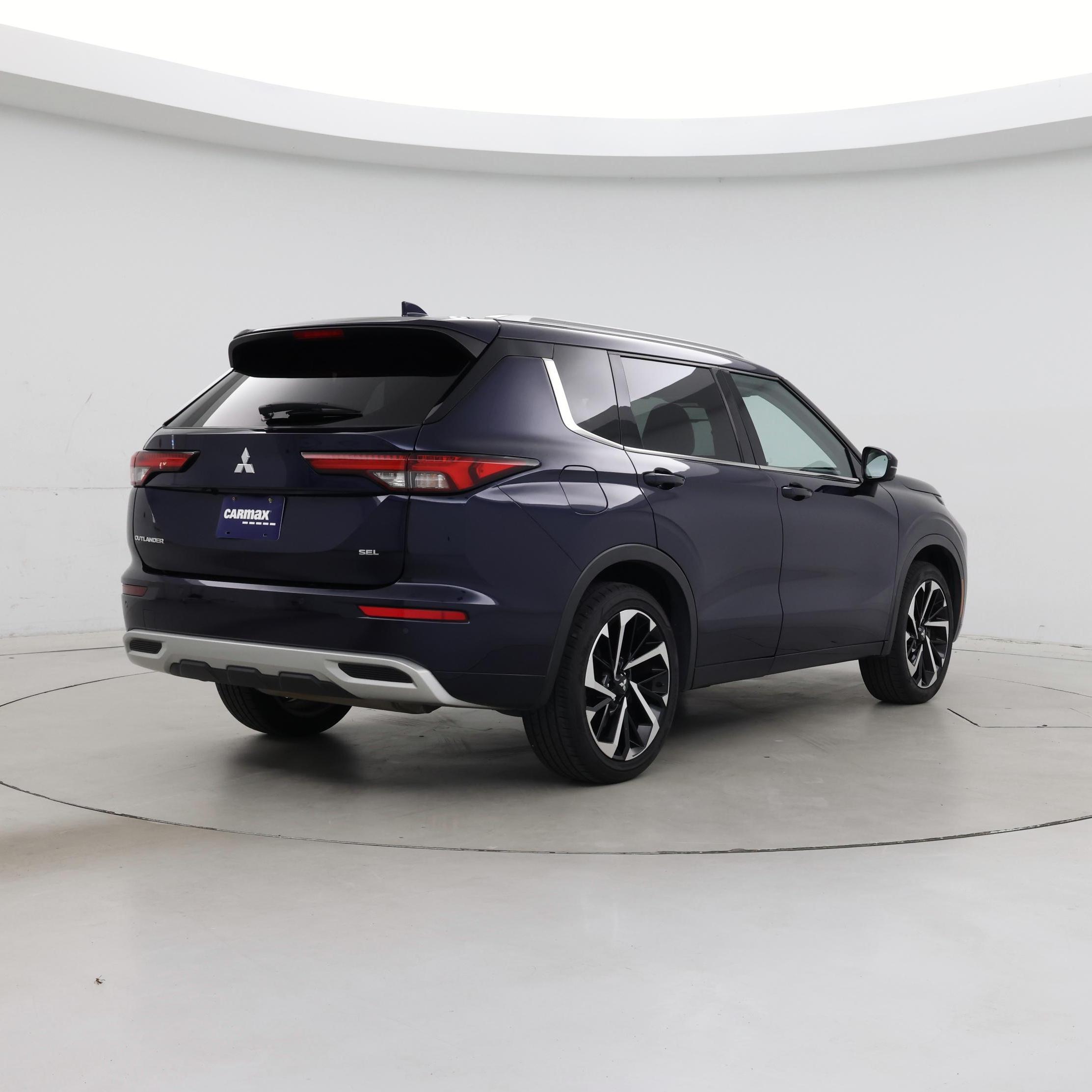 Thumbnail: 2022 Mitsubishi Outlander - 8