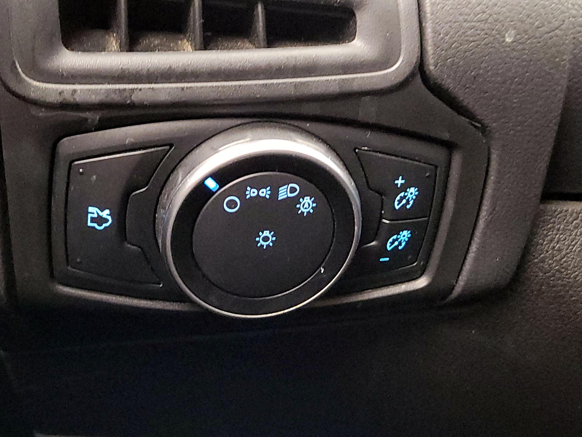 Thumbnail: 2016 Ford Focus - 13