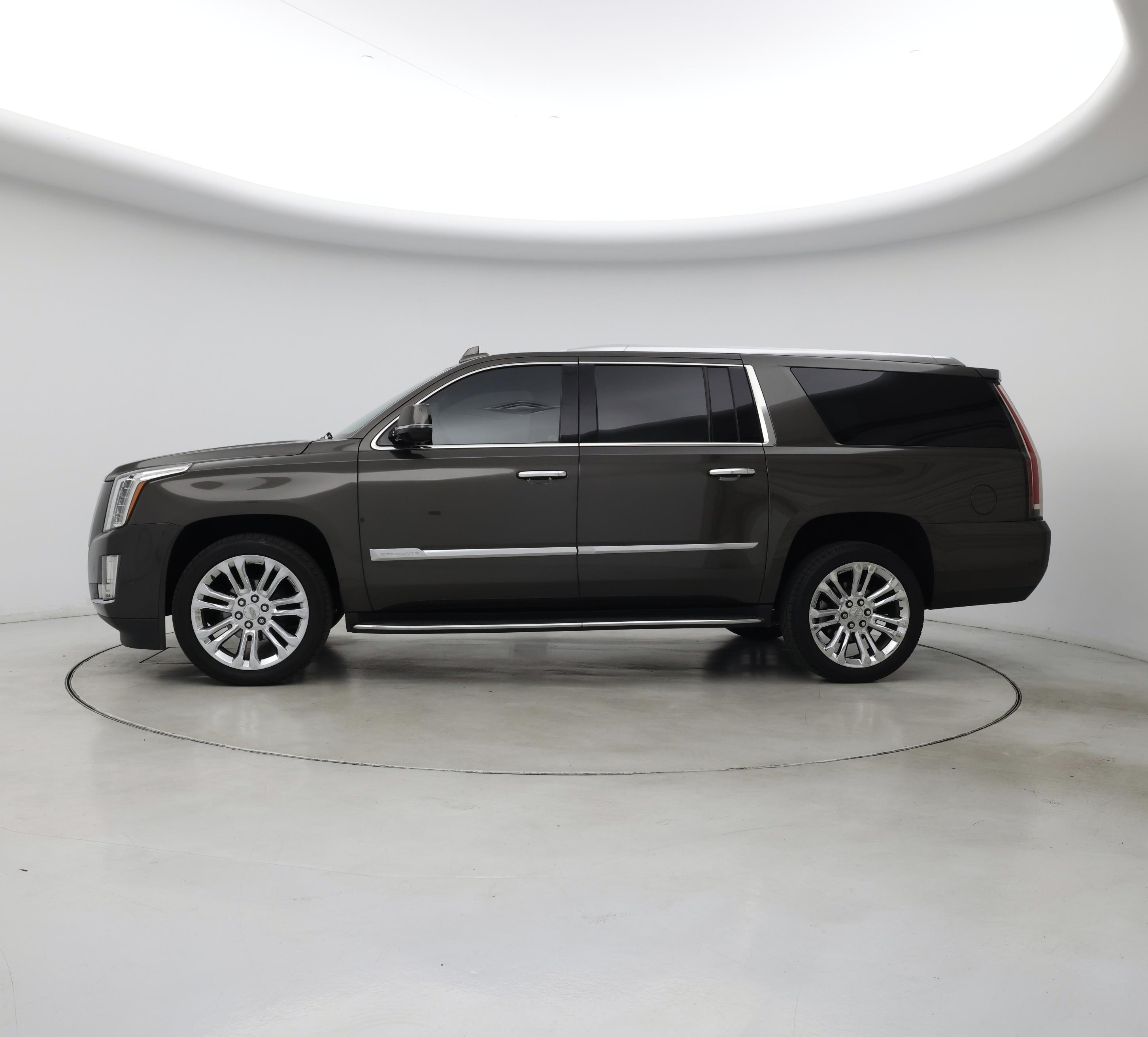 Thumbnail: 2020 Cadillac Escalade - 3