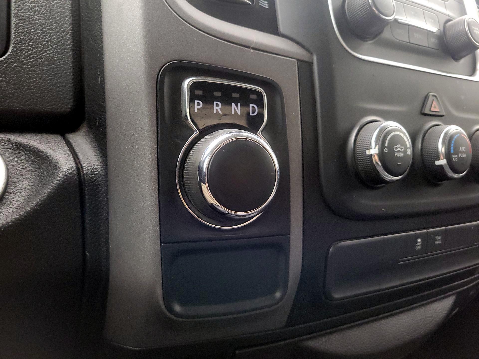 Thumbnail: 2019 RAM 1500 Classic - 17