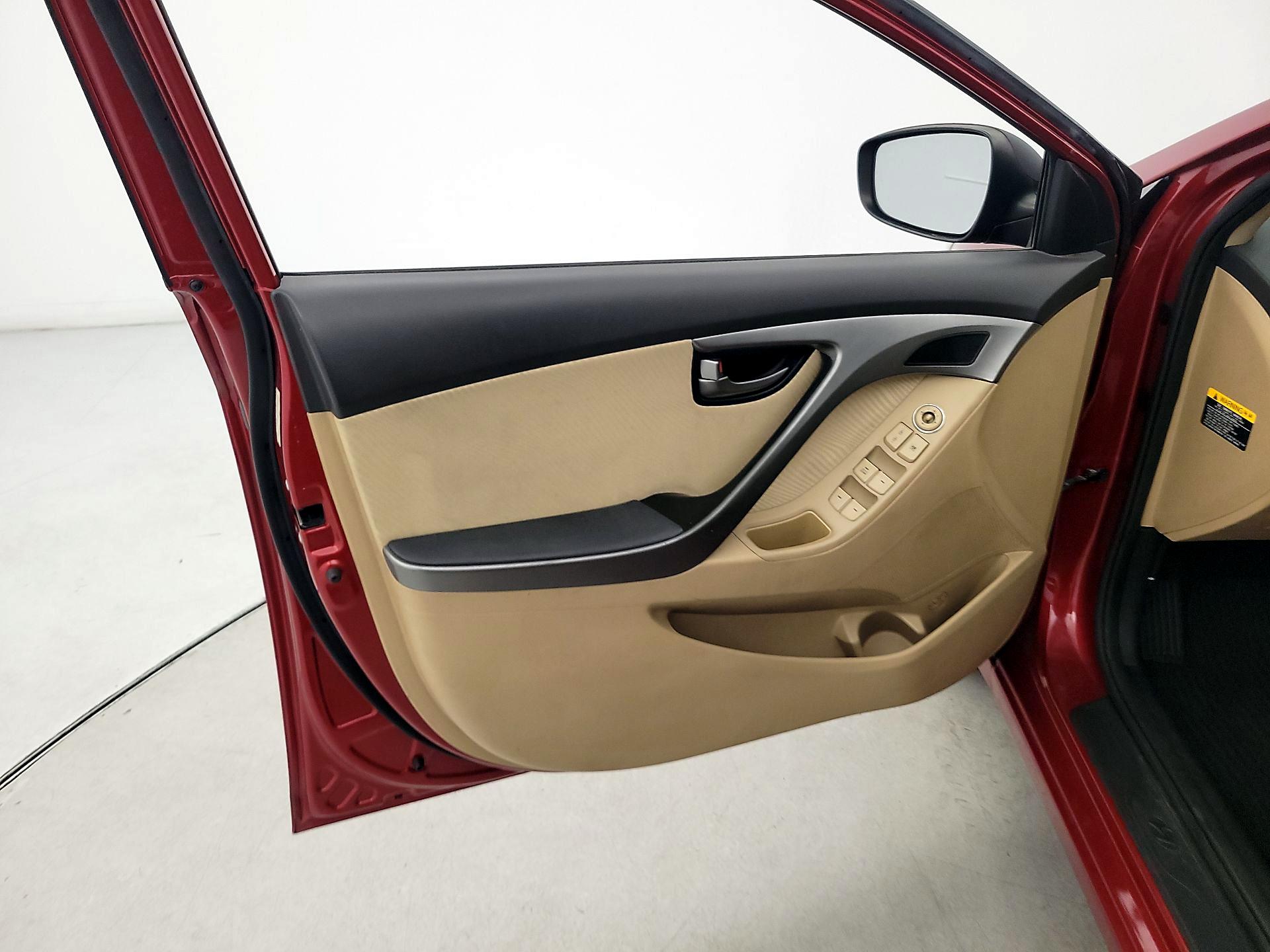 Thumbnail: 2013 Hyundai Elantra - 12