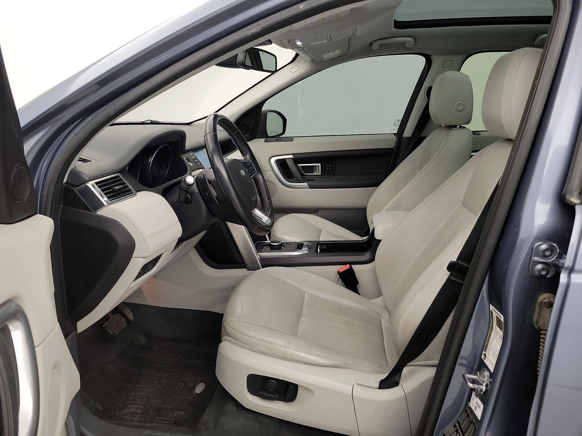 Thumbnail: 2019 Land Rover Discovery Sport - 11