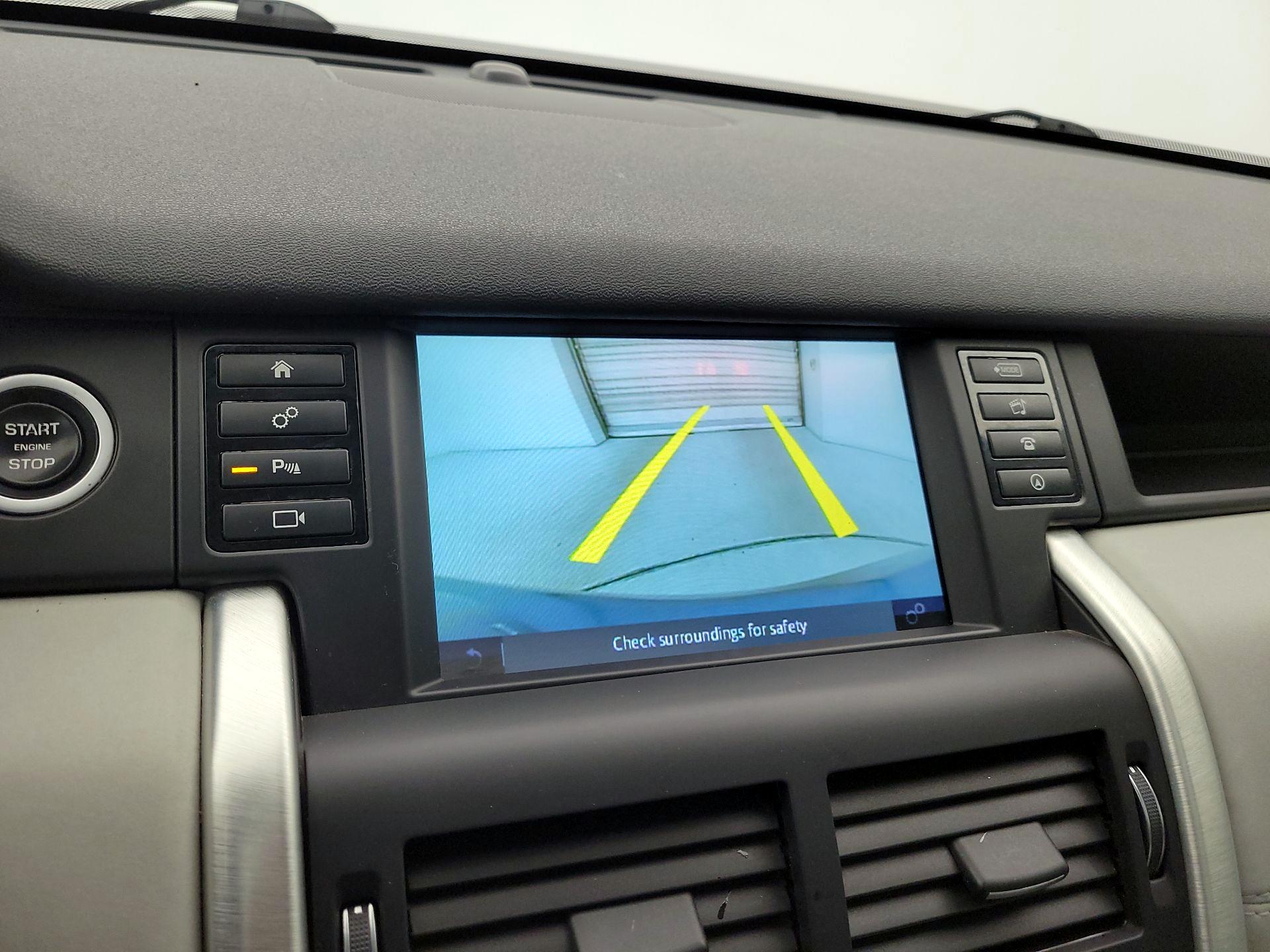 Thumbnail: 2019 Land Rover Discovery Sport - 15
