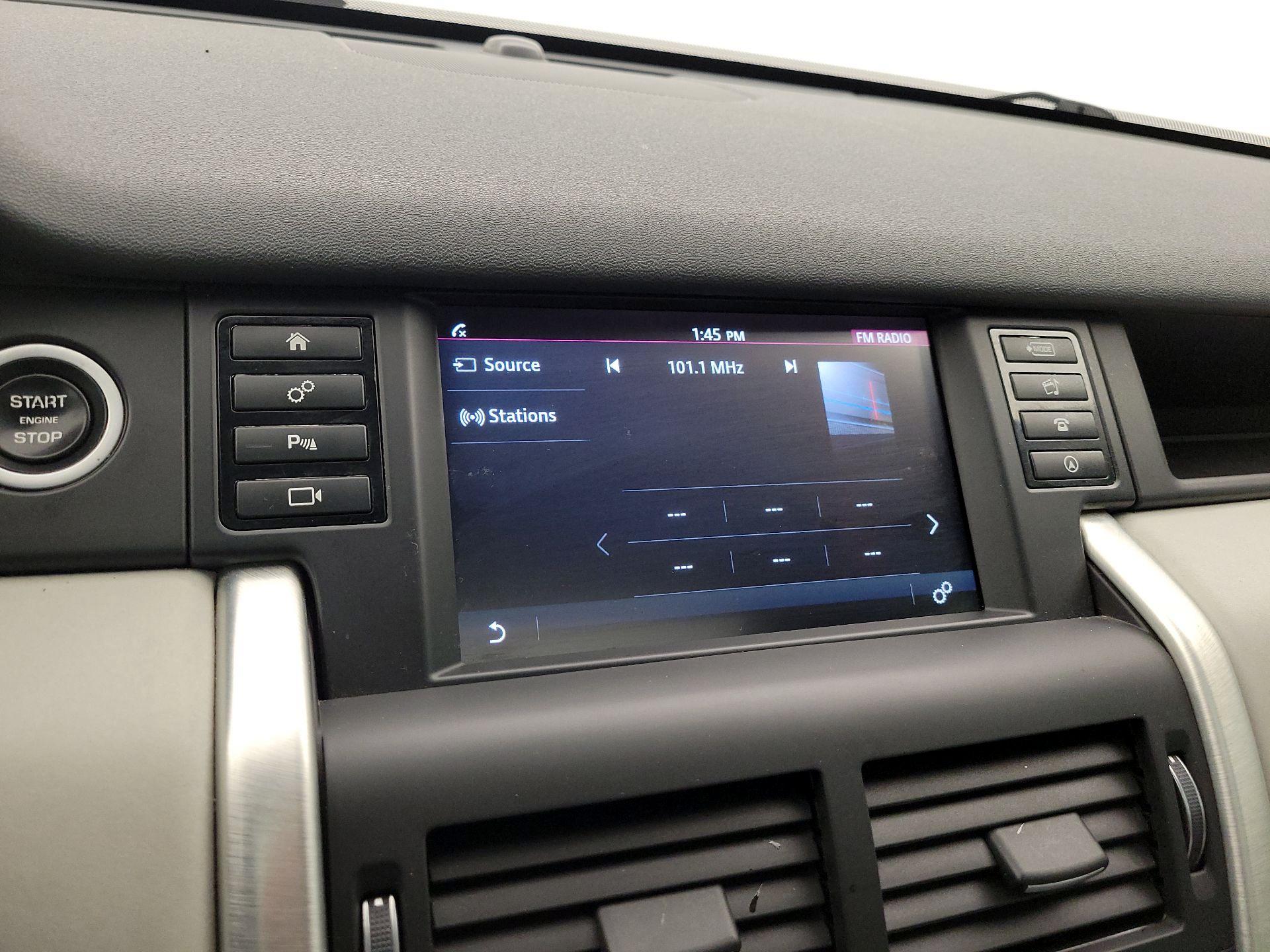 Thumbnail: 2019 Land Rover Discovery Sport - 16