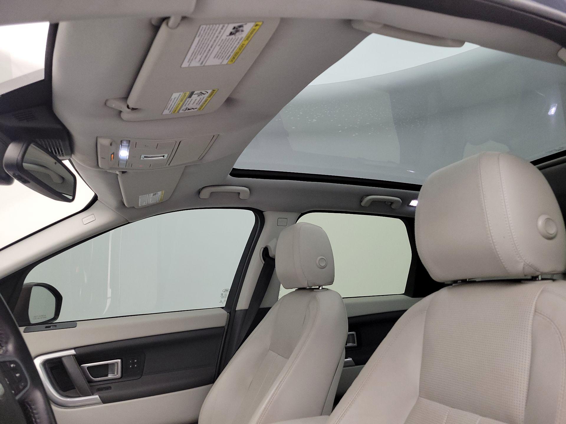 Thumbnail: 2019 Land Rover Discovery Sport - 20
