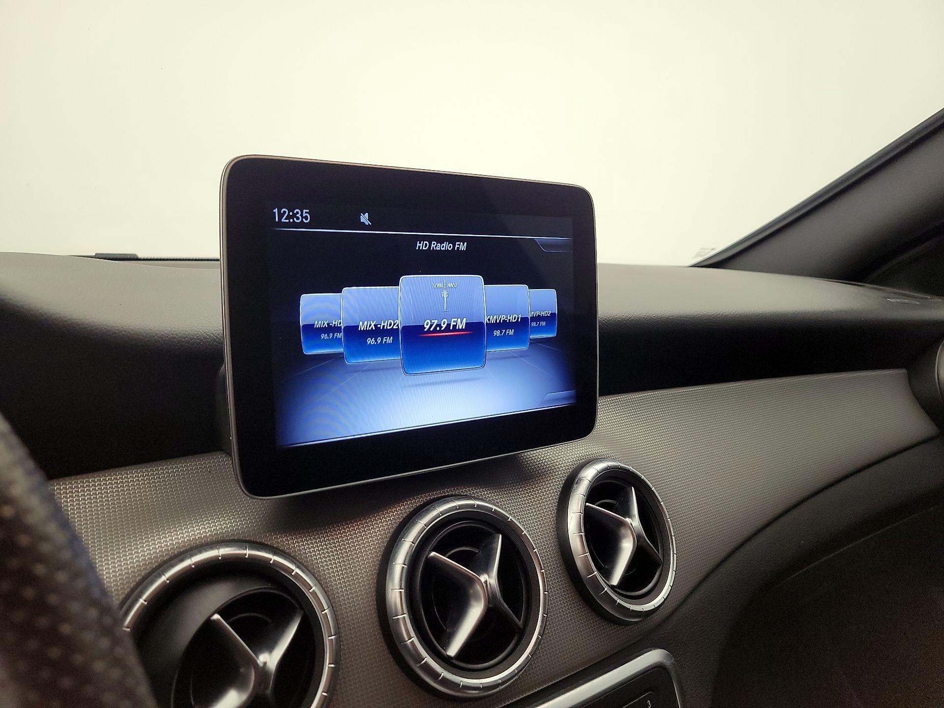 Thumbnail: 2019 Mercedes-Benz CLA - 15