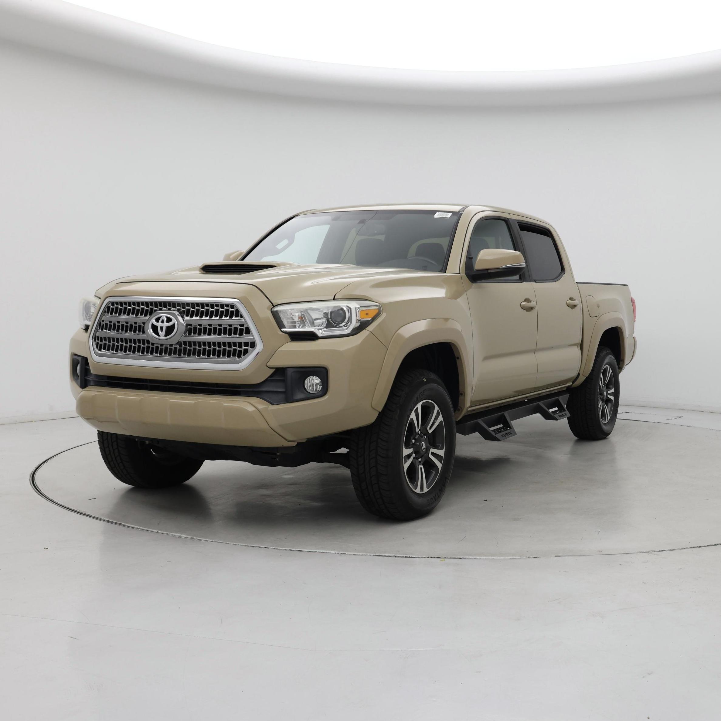 Thumbnail: 2016 Toyota Tacoma - 4