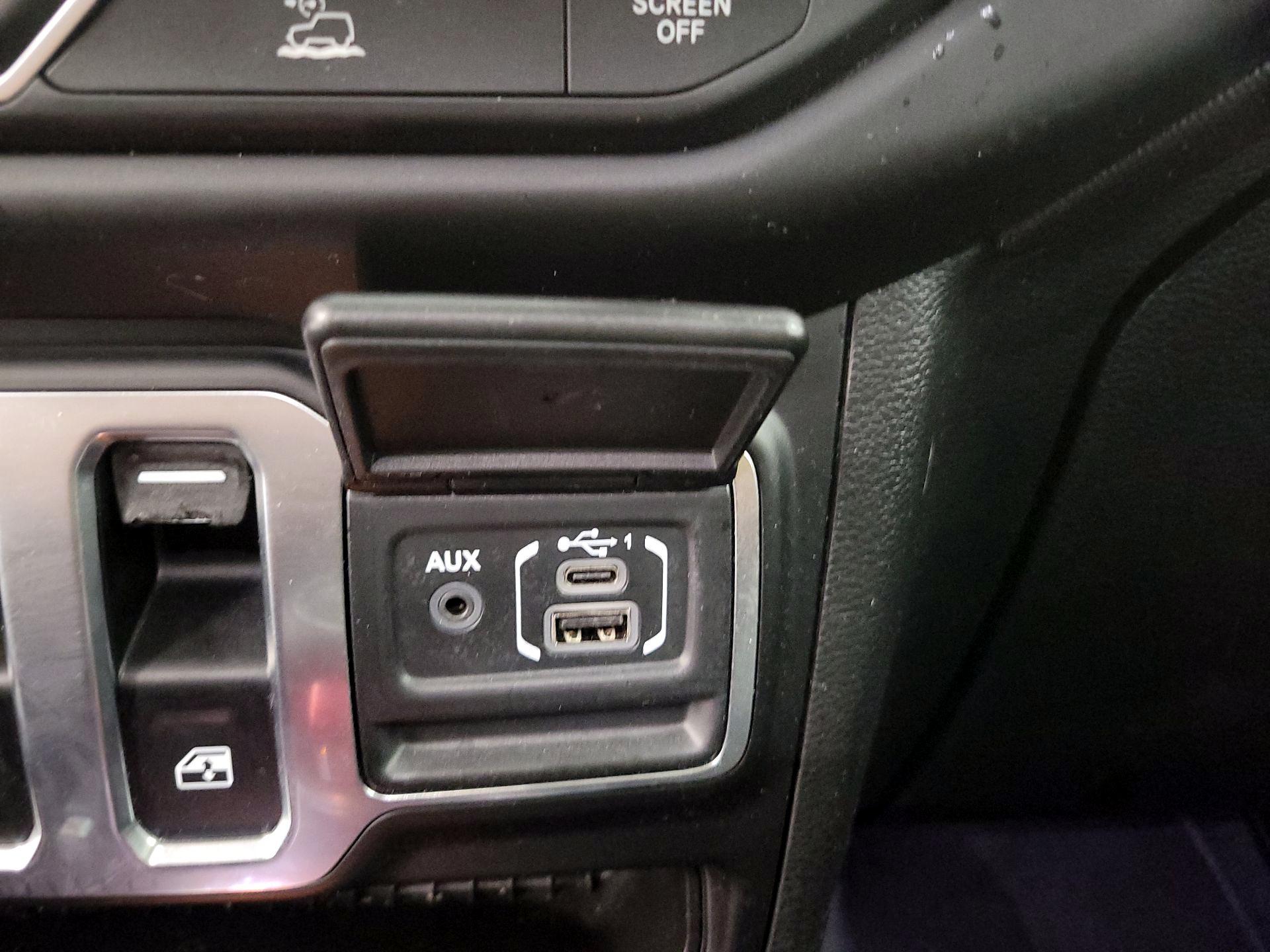 Thumbnail: 2021 Jeep Wrangler - 18