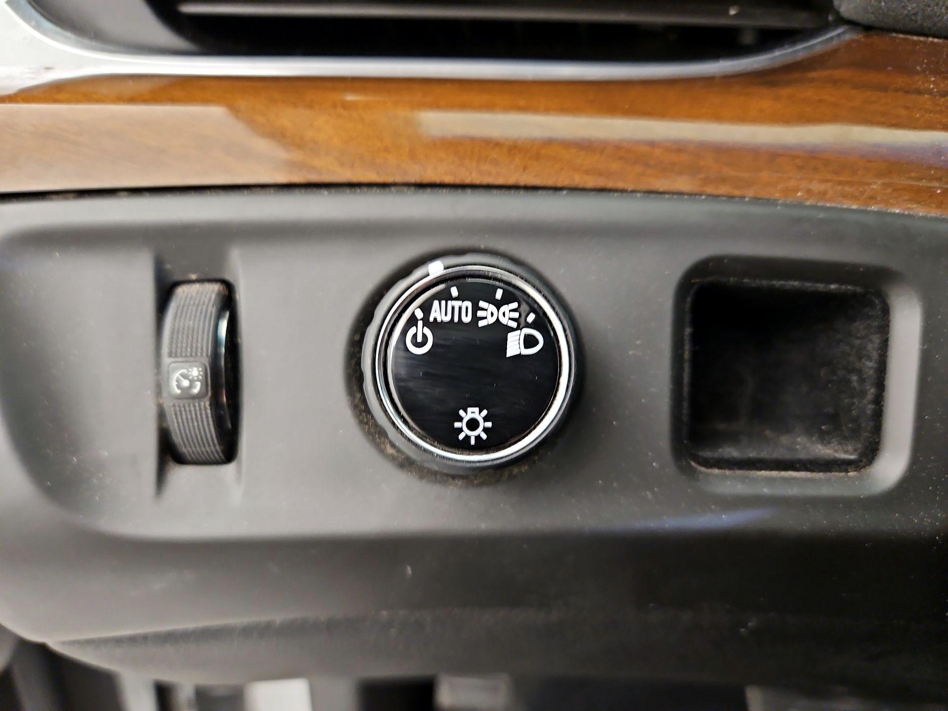 Thumbnail: 2019 Cadillac Escalade - 13