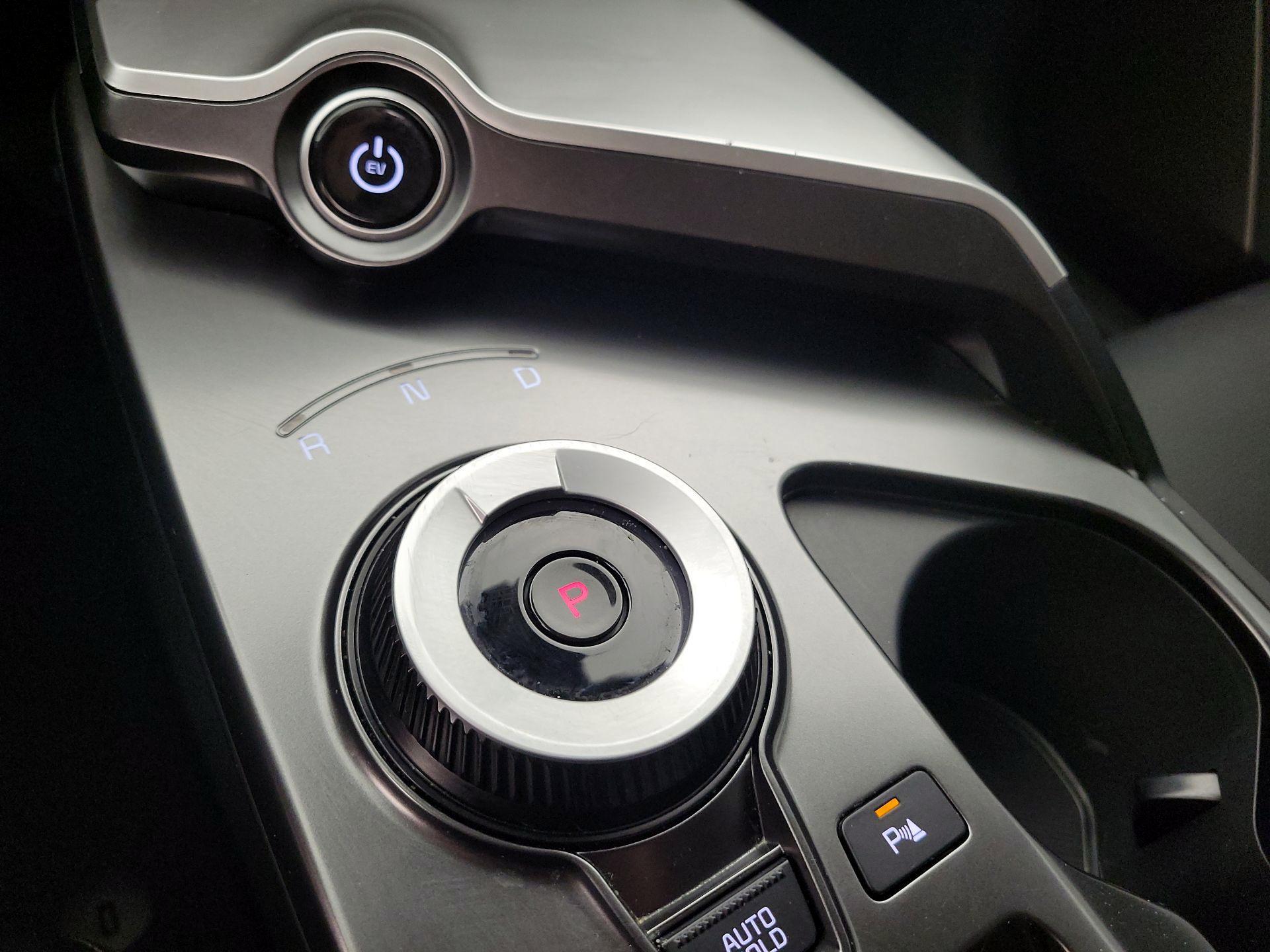 Thumbnail: 2022 Kia EV6 - 17