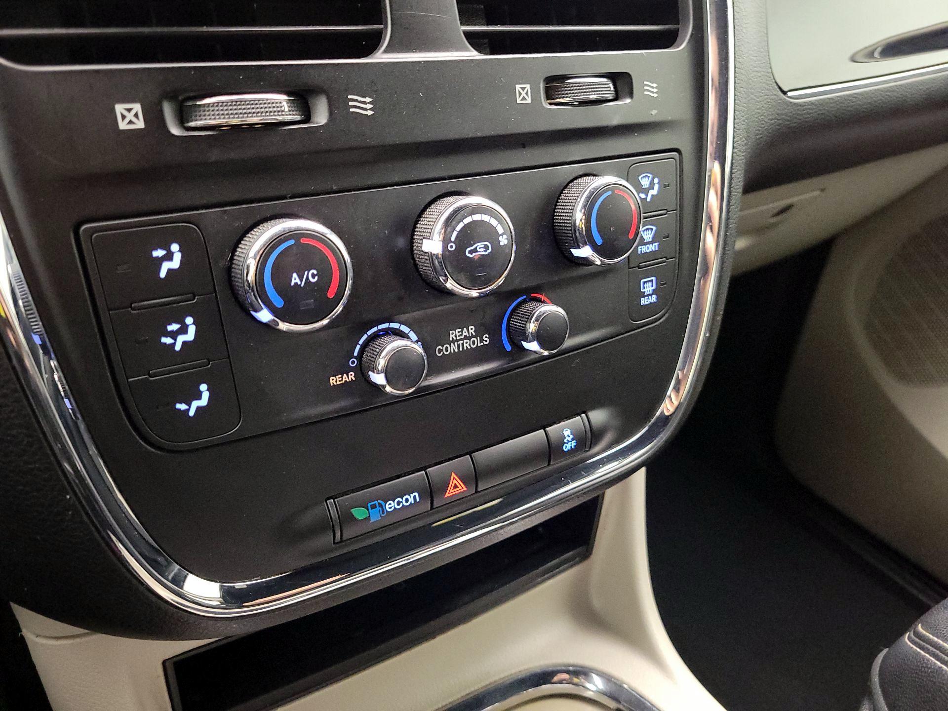 Thumbnail: 2018 Dodge Grand Caravan - 16