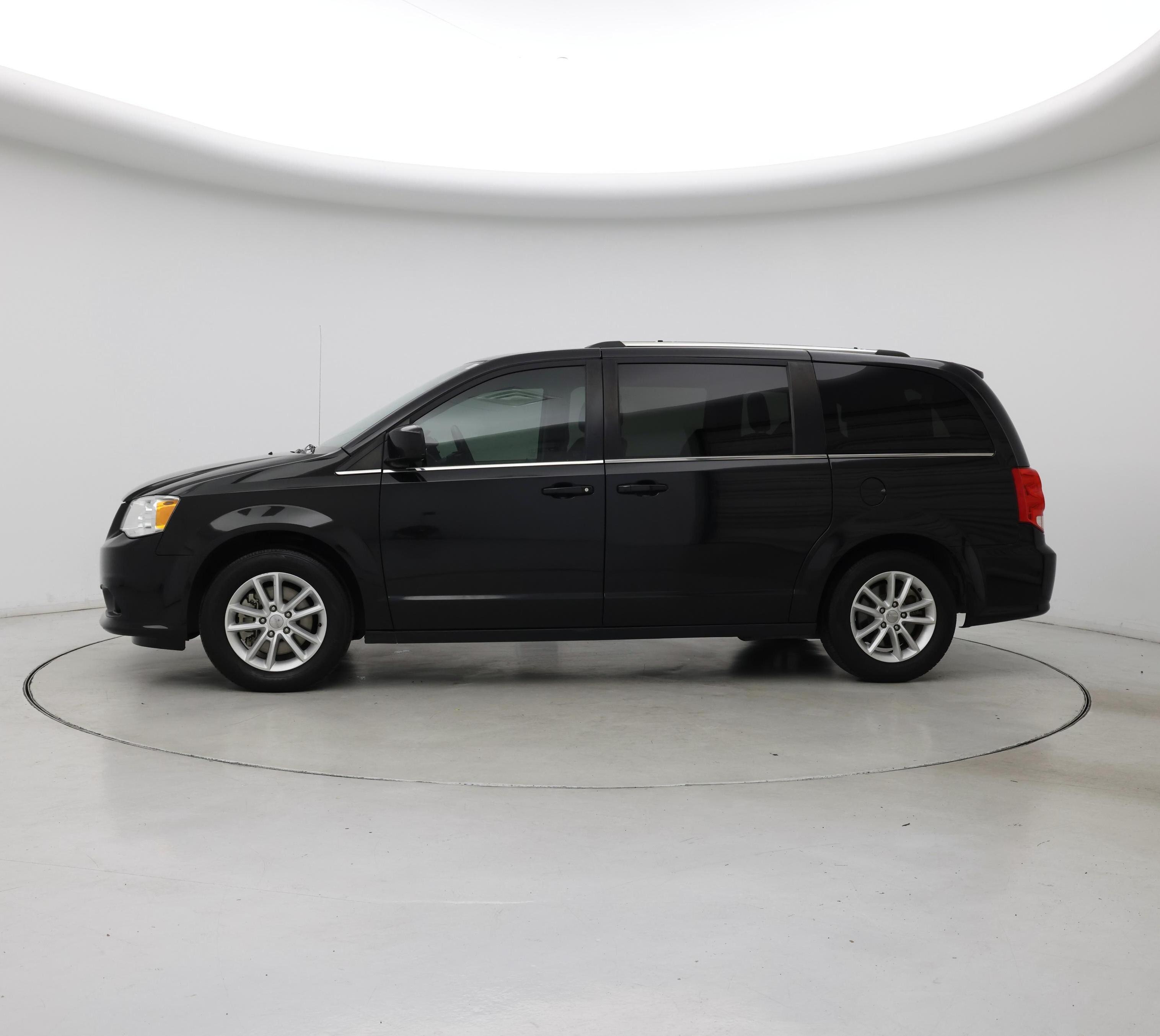Thumbnail: 2018 Dodge Grand Caravan - 3