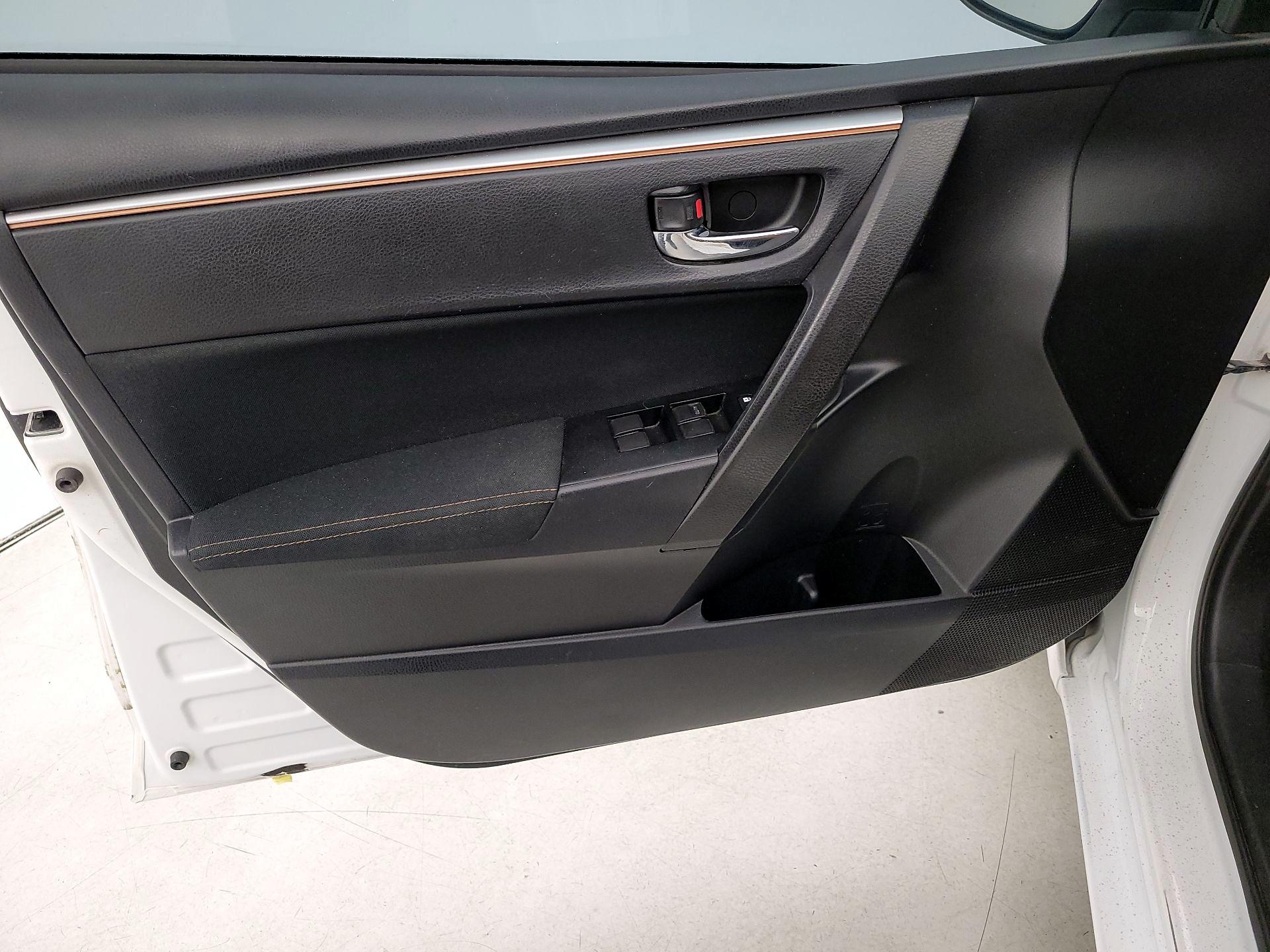 Thumbnail: 2014 Toyota Corolla - 12