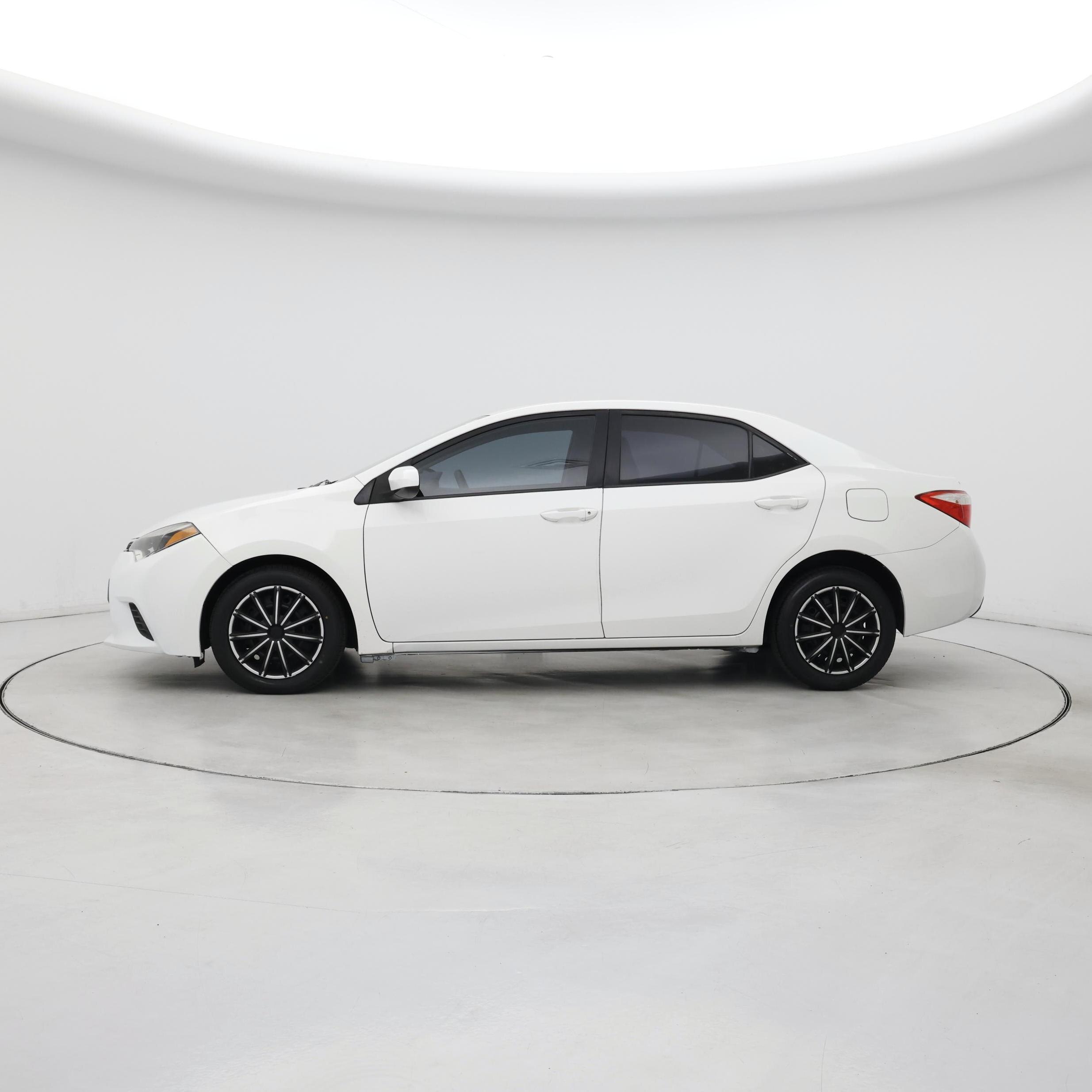 Thumbnail: 2014 Toyota Corolla - 3