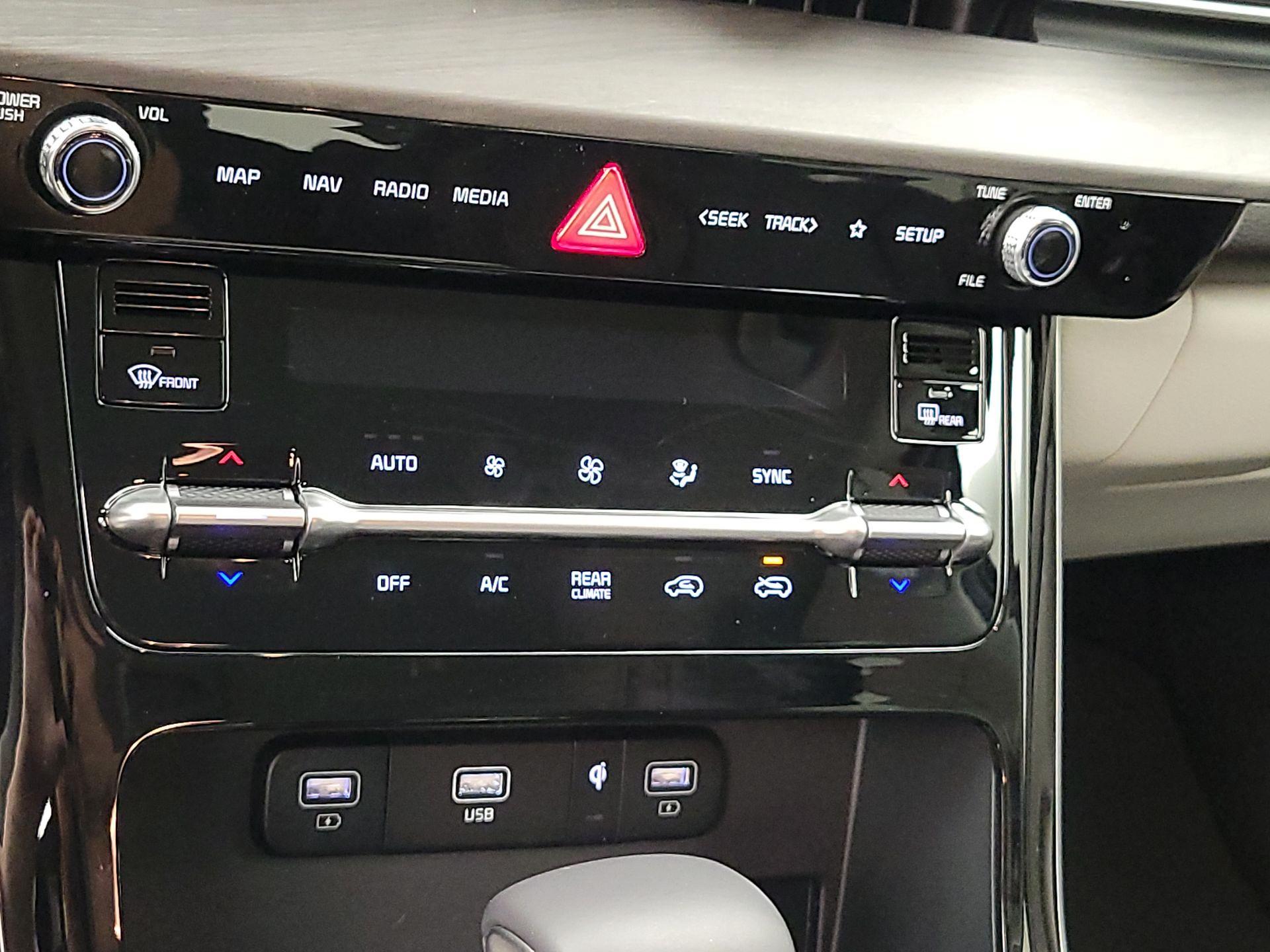 Thumbnail: 2024 Kia Carnival - 17