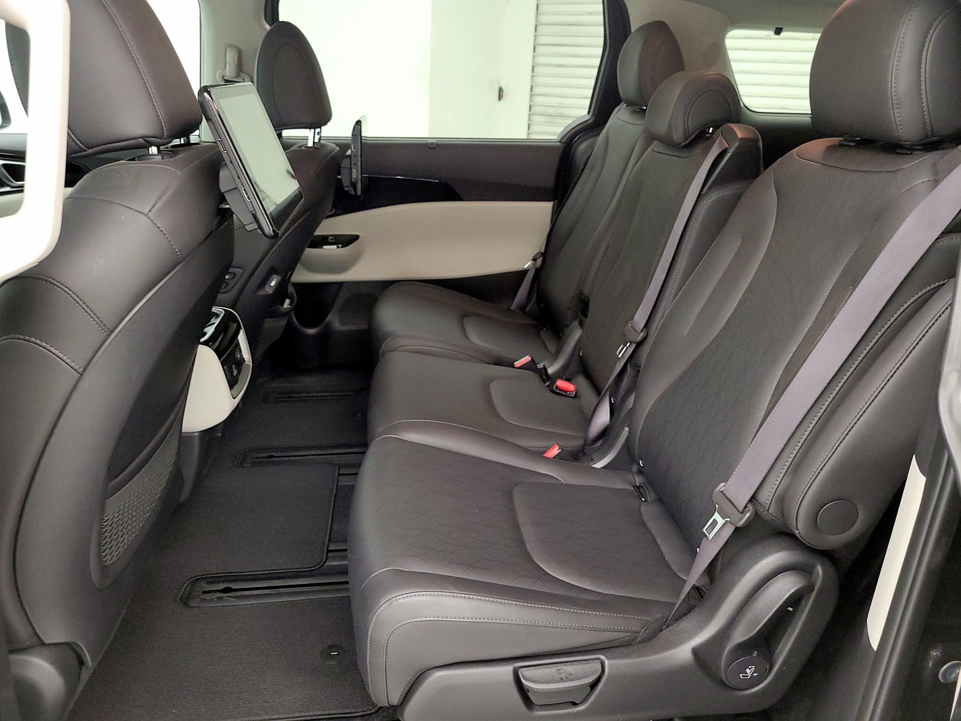 Thumbnail: 2024 Kia Carnival - 20