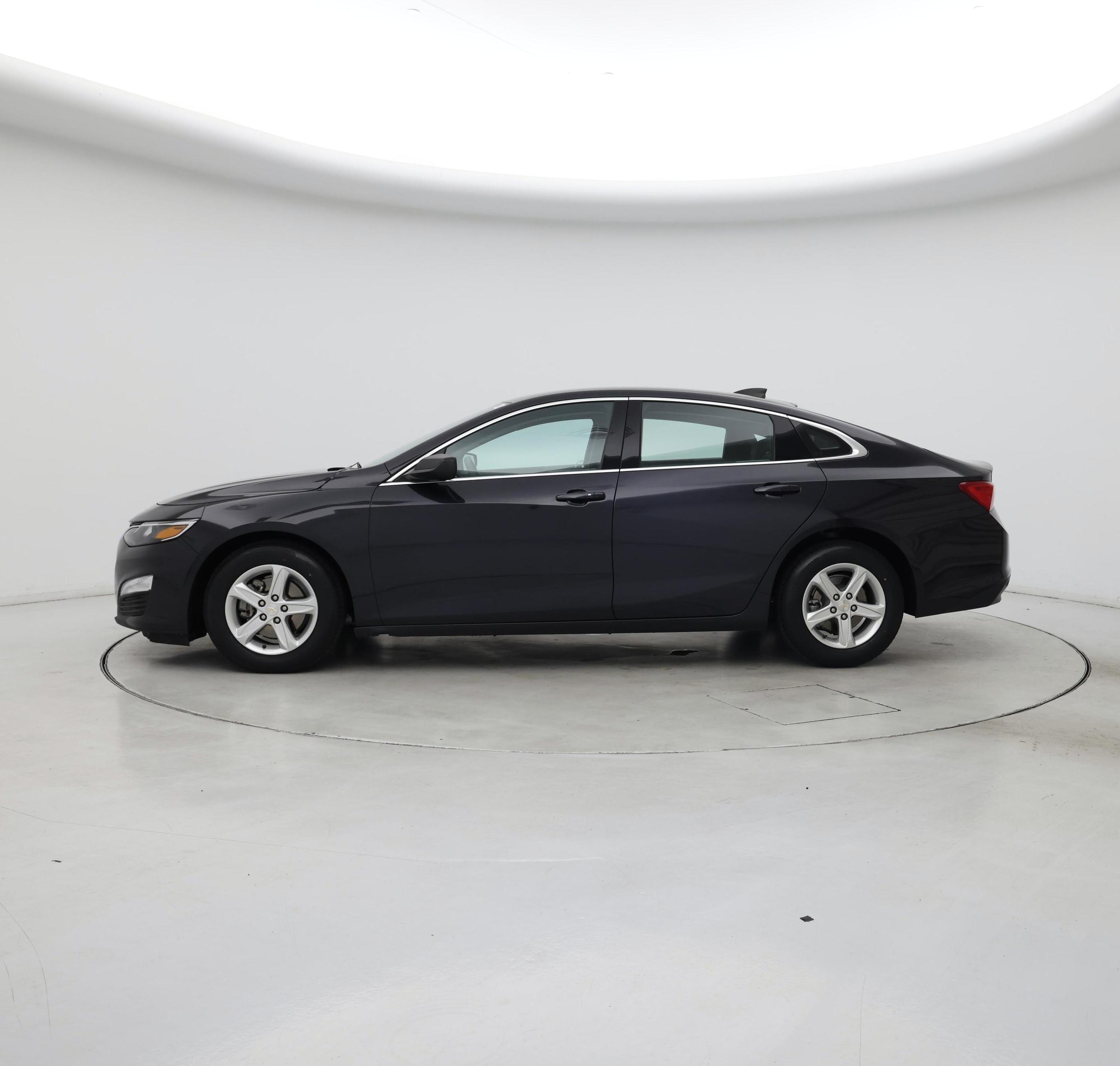 Thumbnail: 2023 Chevrolet Malibu - 3