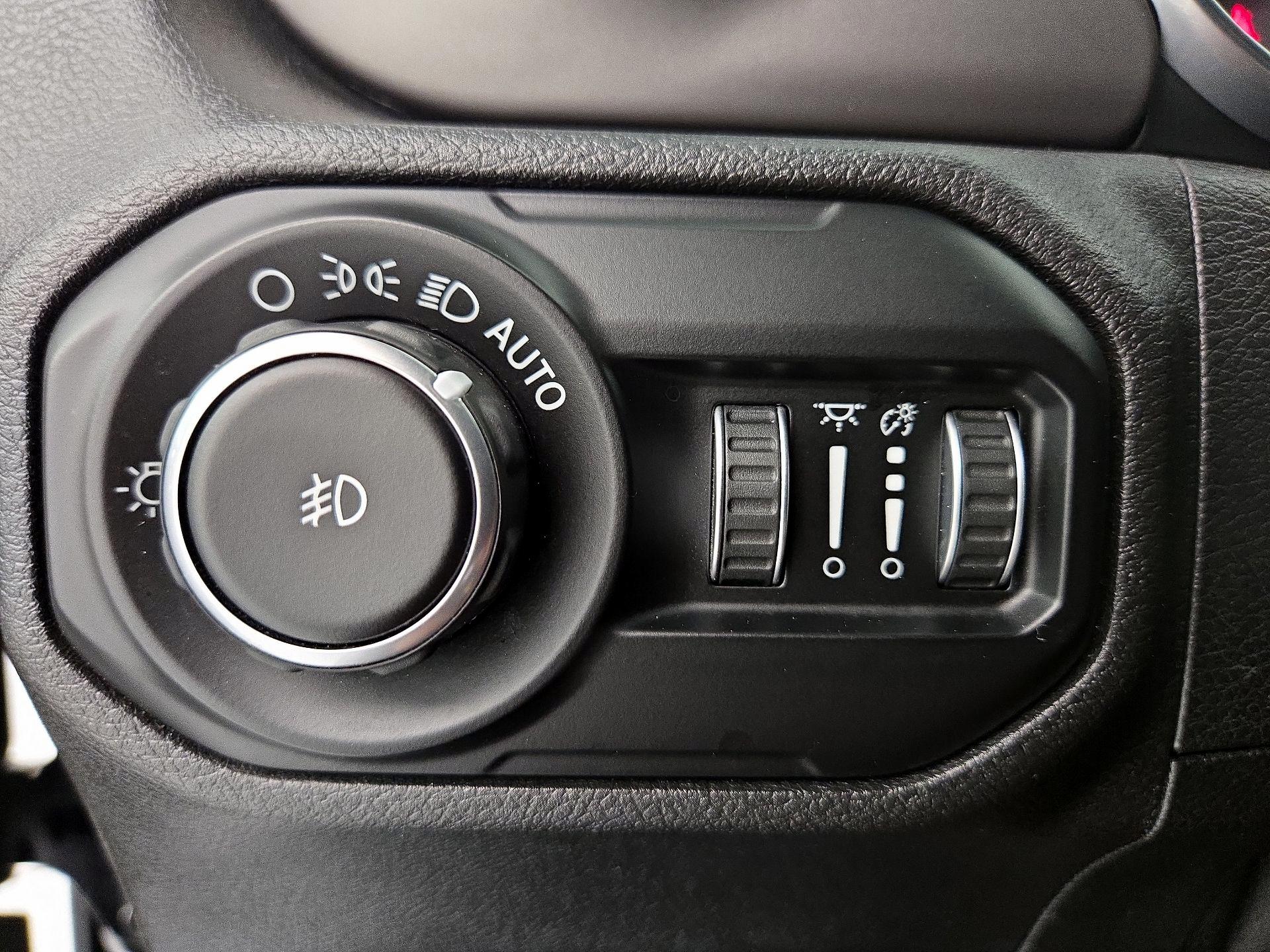 Thumbnail: 2020 Jeep Wrangler - 13