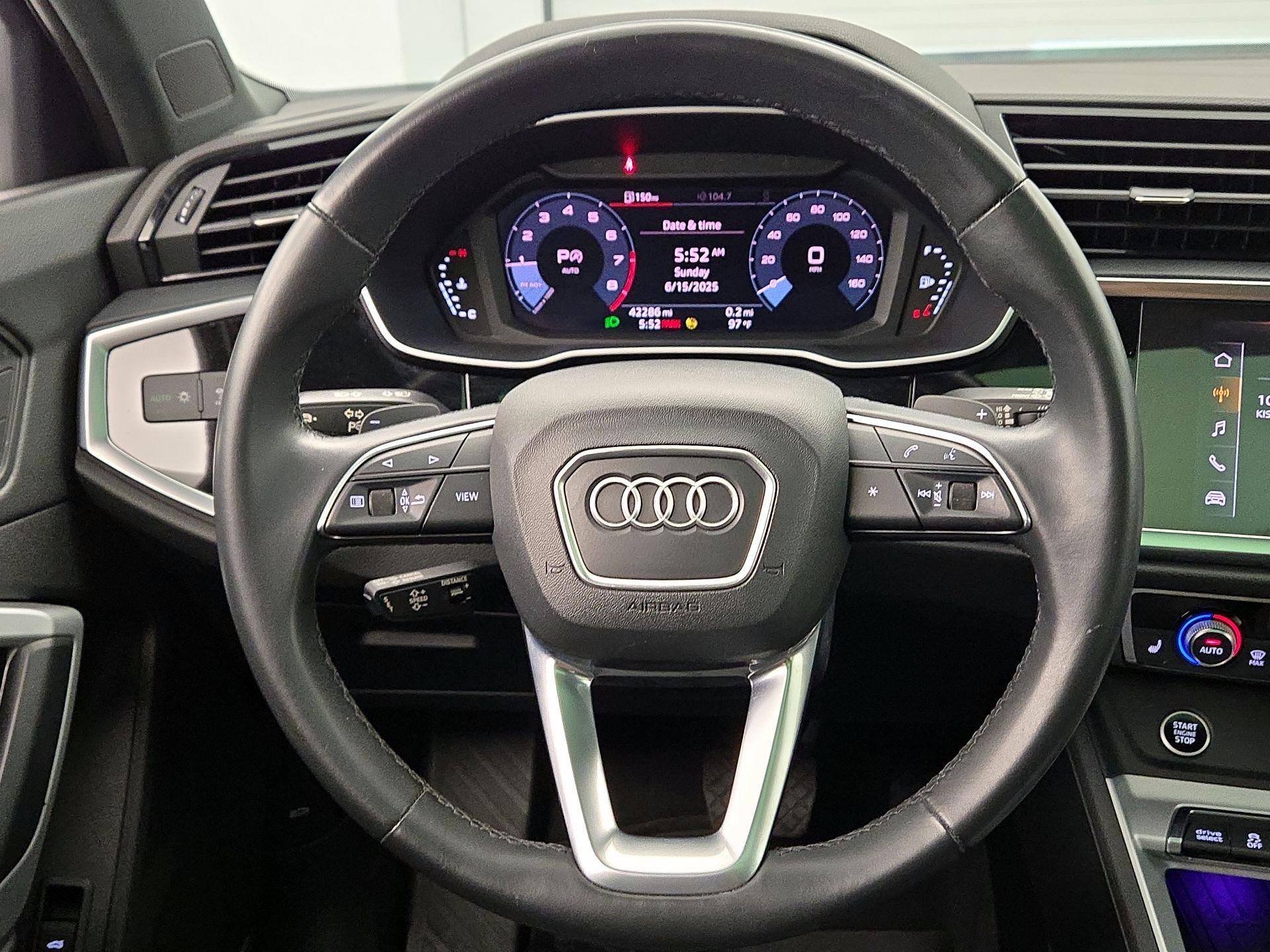 Thumbnail: 2021 Audi Q3 - 10