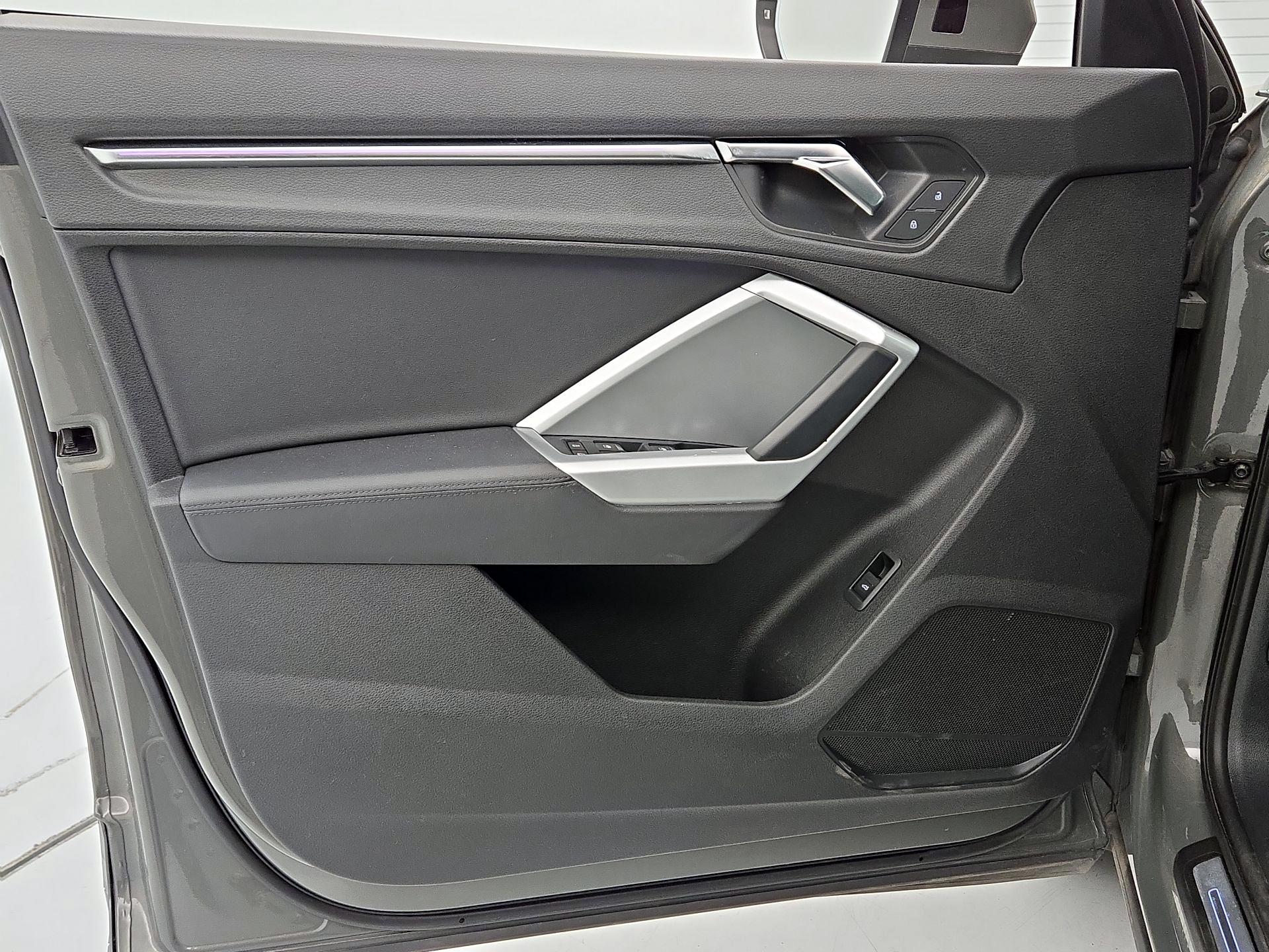 Thumbnail: 2021 Audi Q3 - 12
