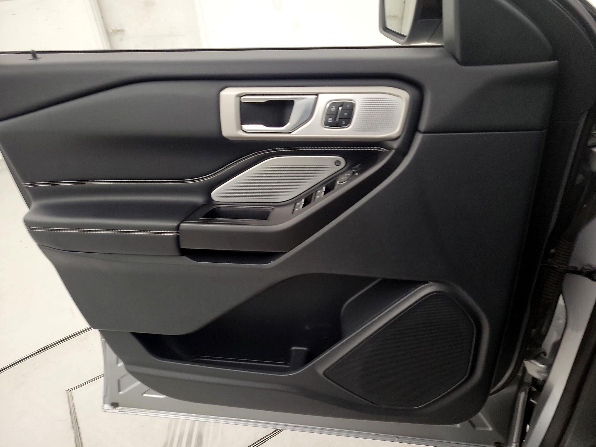 Thumbnail: 2020 Ford Explorer - 12