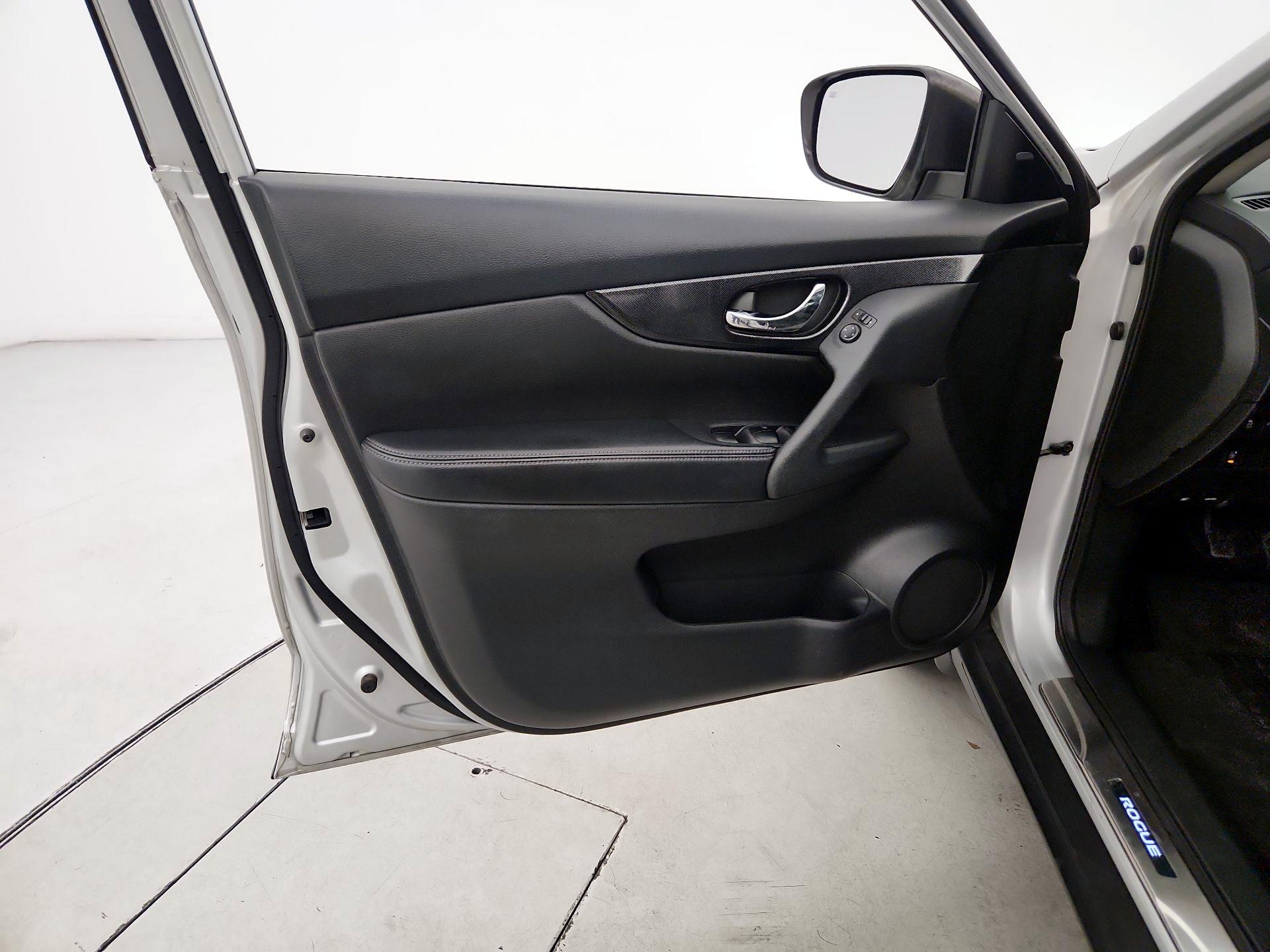 Thumbnail: 2014 Nissan Rogue - 12