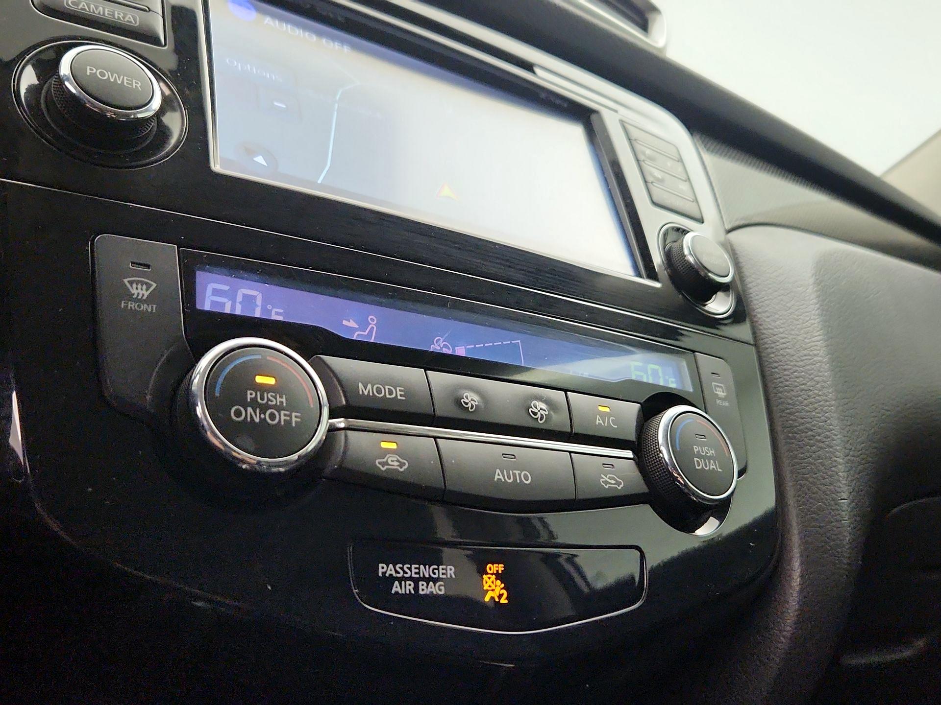 Thumbnail: 2014 Nissan Rogue - 17