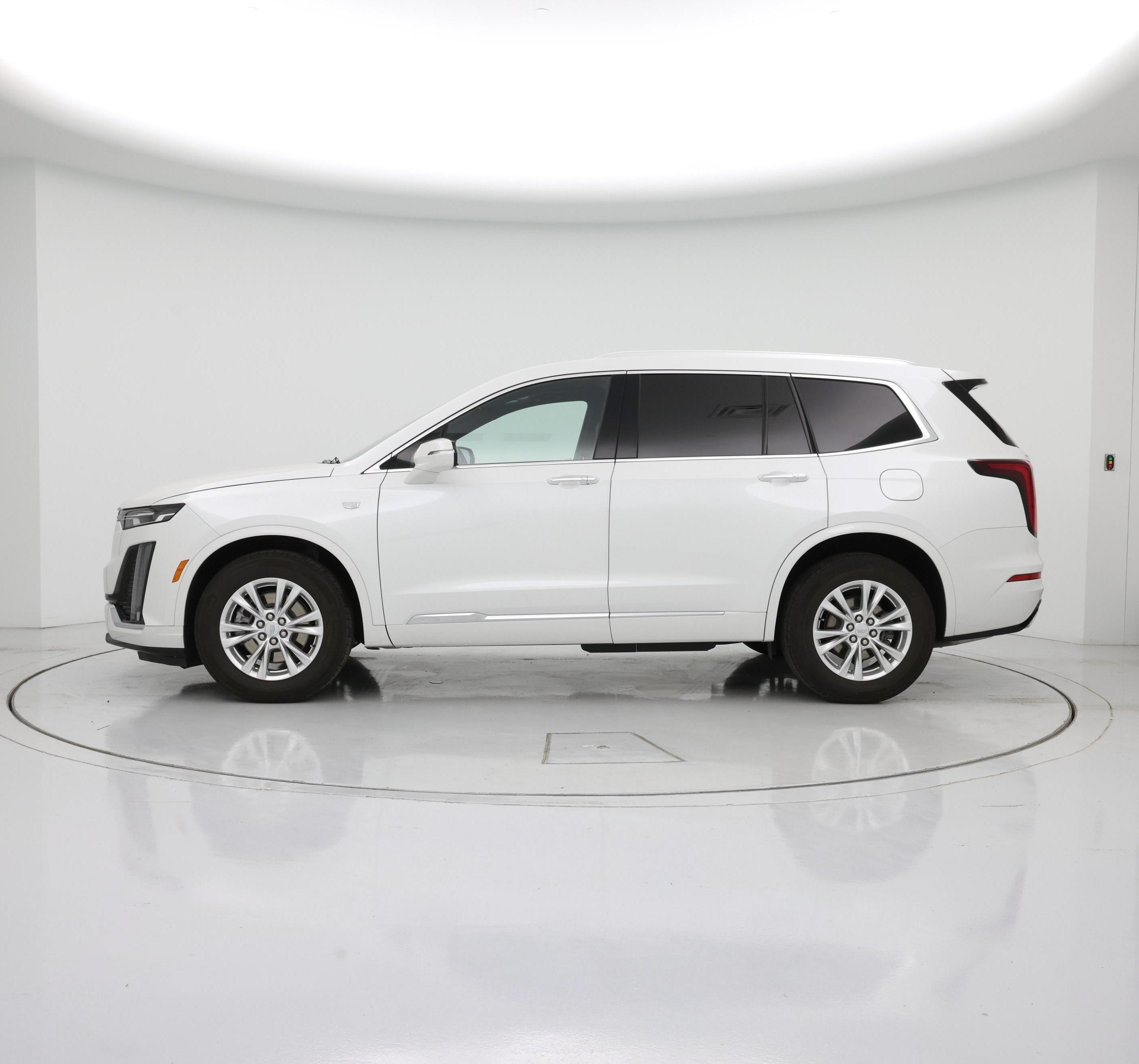 Thumbnail: 2022 Cadillac XT6 - 3