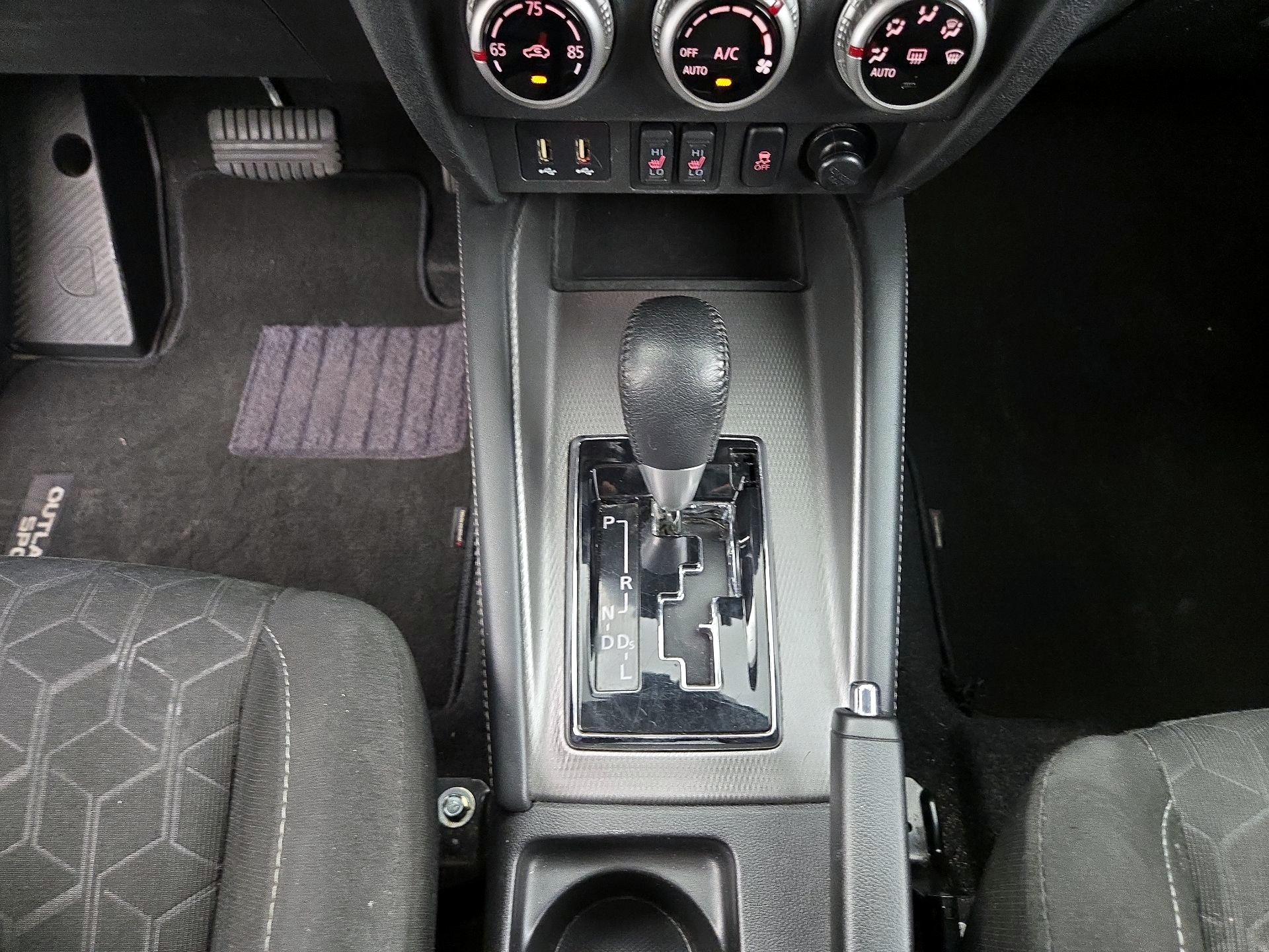 Thumbnail: 2021 Mitsubishi Outlander Sport - 17
