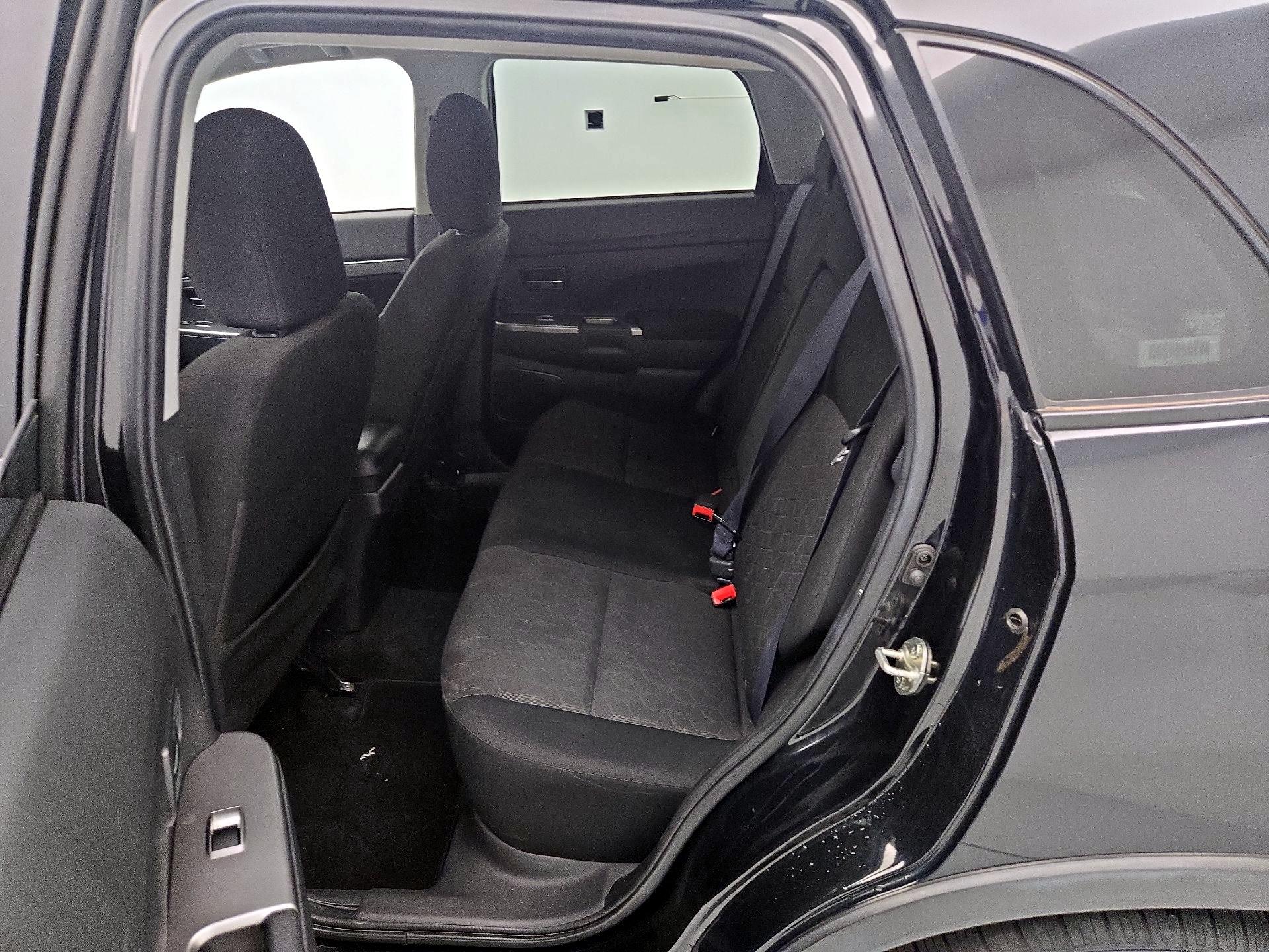 Thumbnail: 2021 Mitsubishi Outlander Sport - 19
