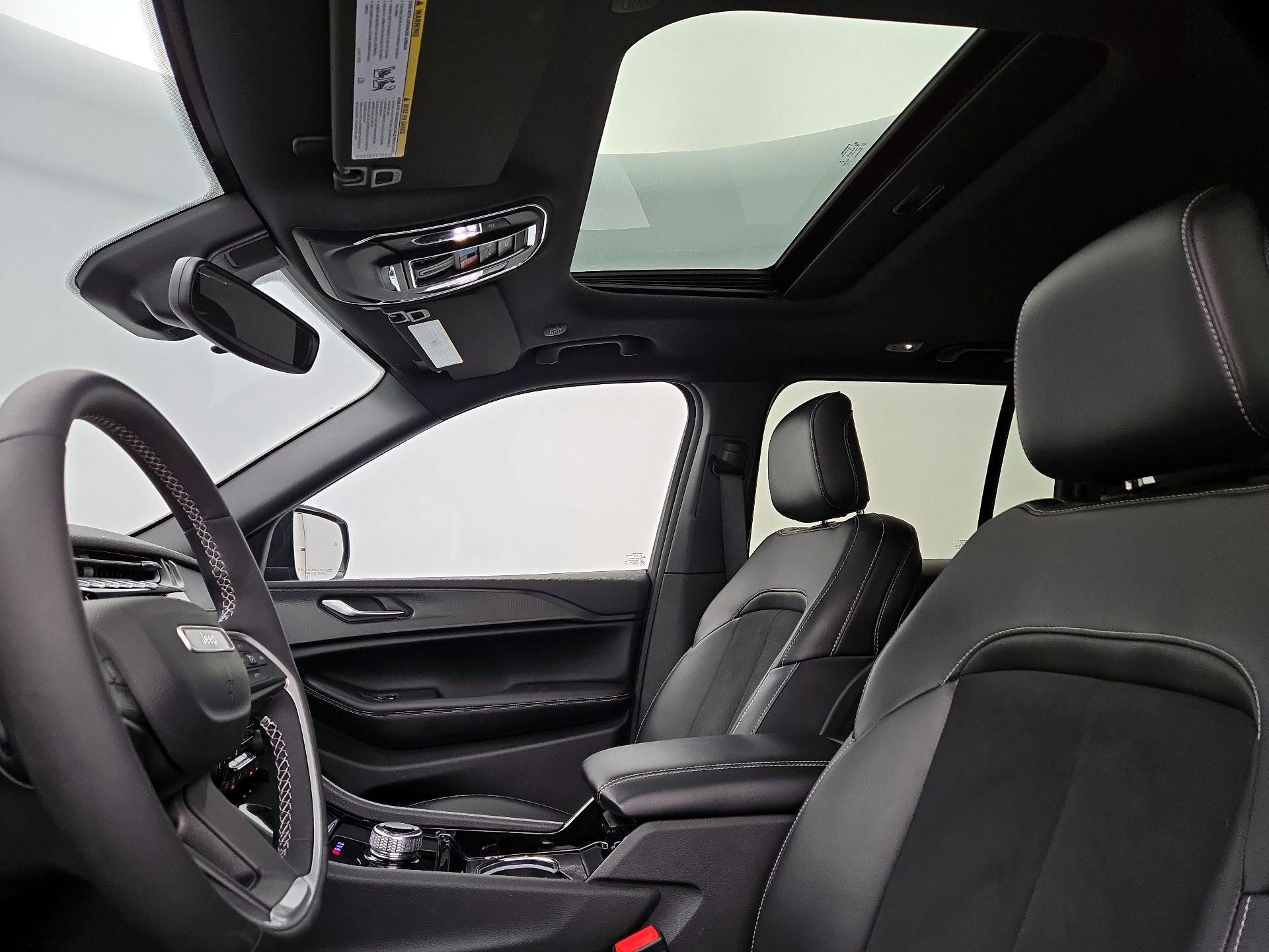 Thumbnail: 2023 Jeep Grand Cherokee - 19