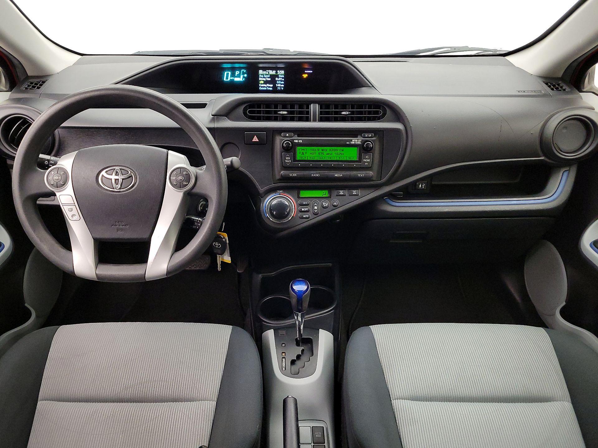 Thumbnail: 2013 Toyota Prius c - 9