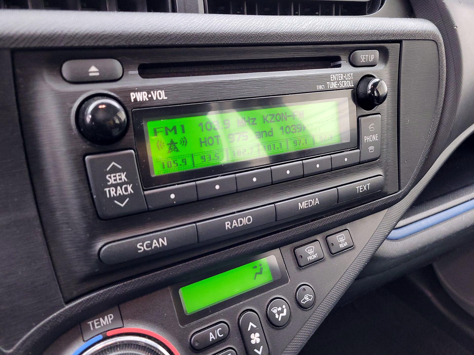 Thumbnail: 2013 Toyota Prius c - 14