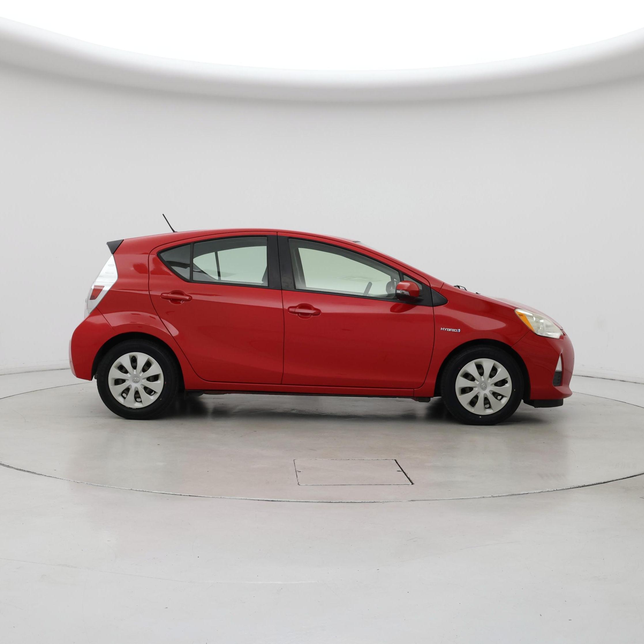 Thumbnail: 2013 Toyota Prius c - 7